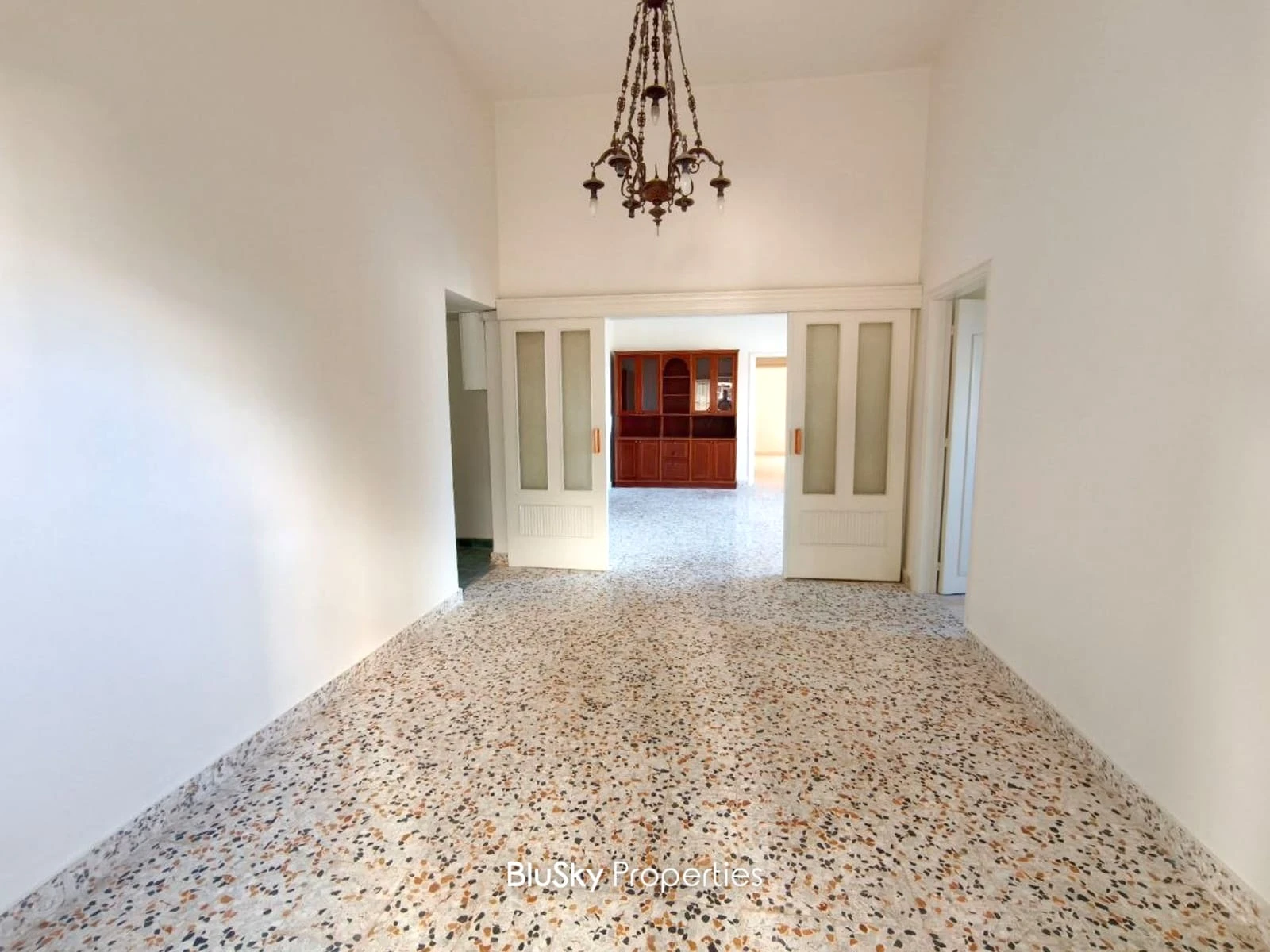Apartment 250m² for Rent in Mtaileb — الصورة 2