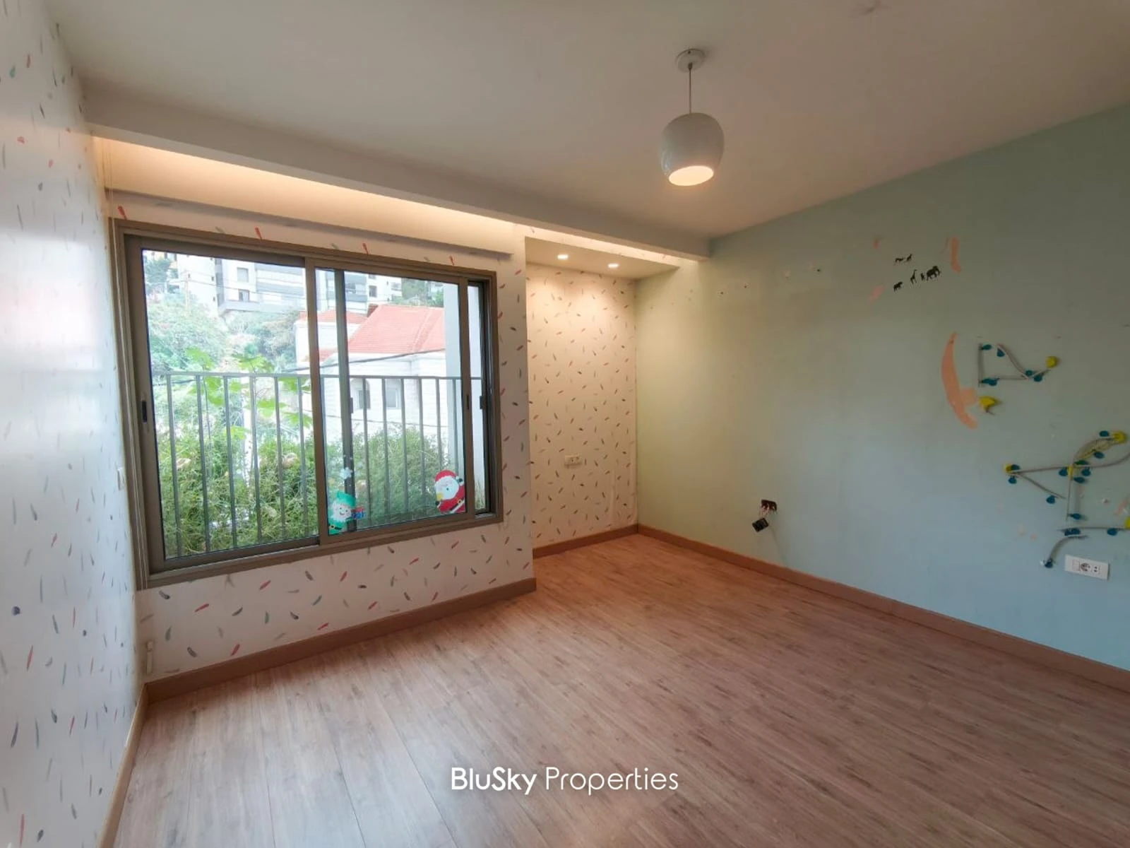 Apartment 285m² with Terrace for Sale in Mtayleb — الصورة 5