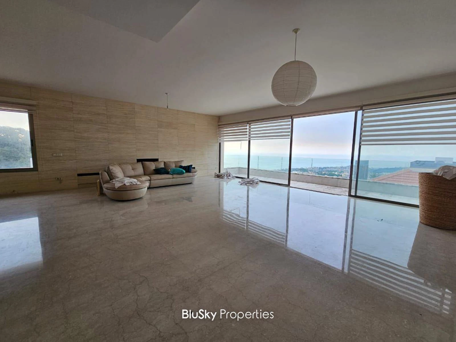 Duplex 420m² Terrace for Sale in Mtaileb