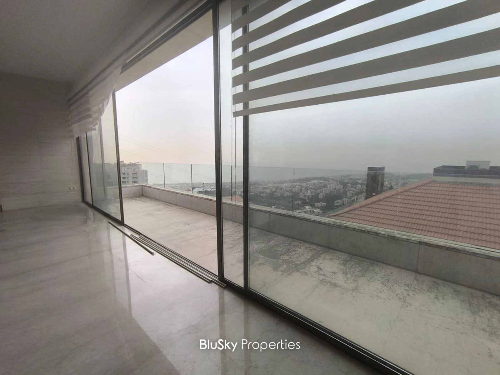 Duplex 420m² Terrace for Sale in Mtaileb — photo 3