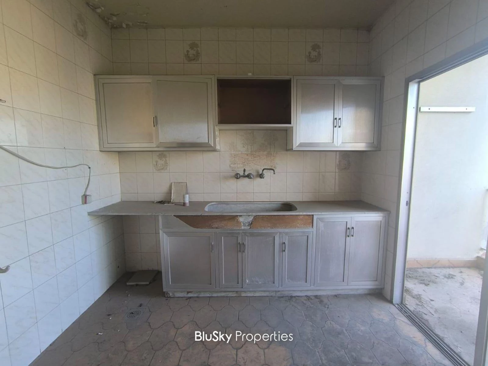 Apartment 135m² Balcony for Sale in Mazraet Yachouh — photo 3