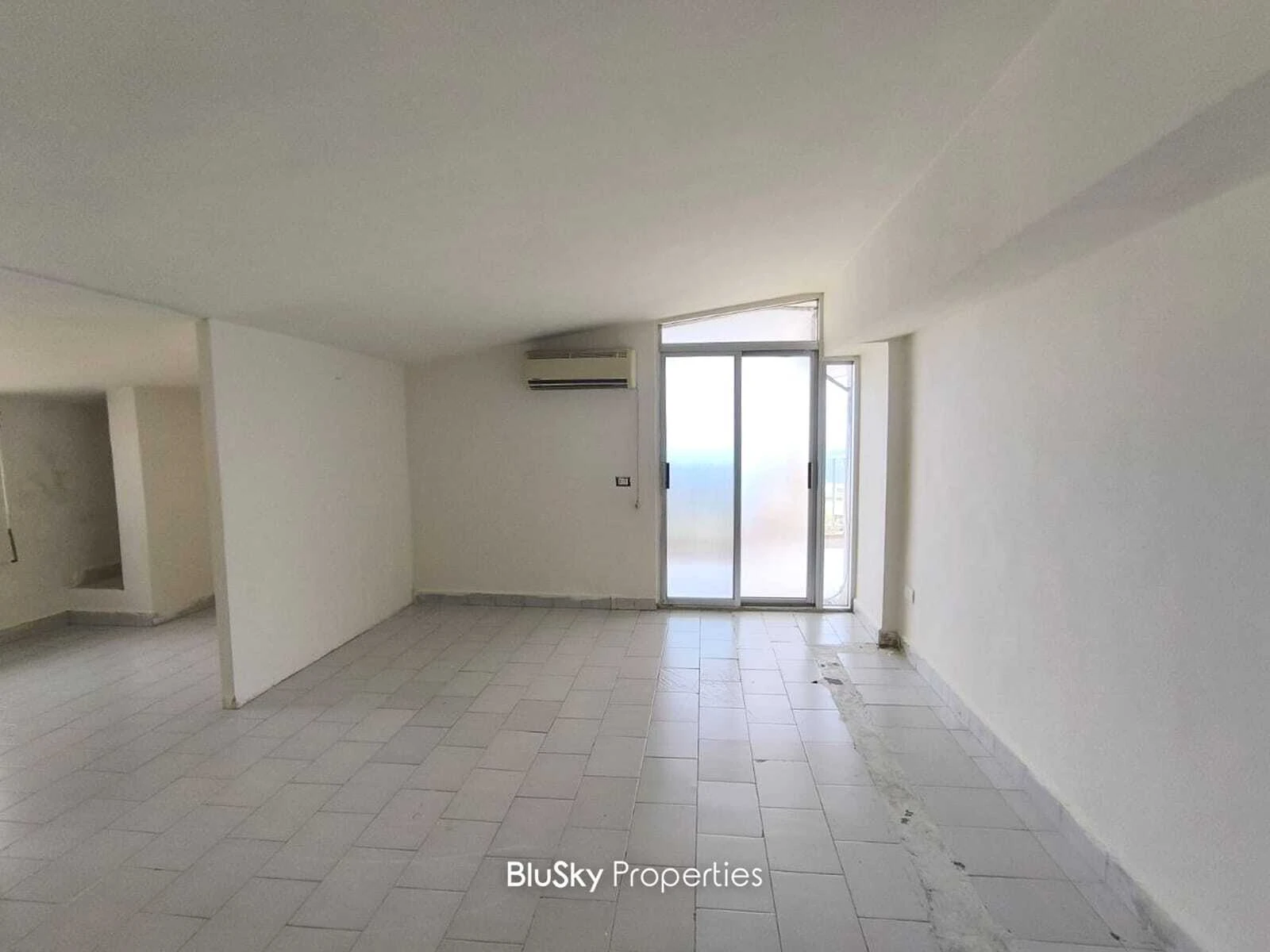 Rooftop 160m² Sea View for Rent in Mazraet Yachouh — الصورة 5