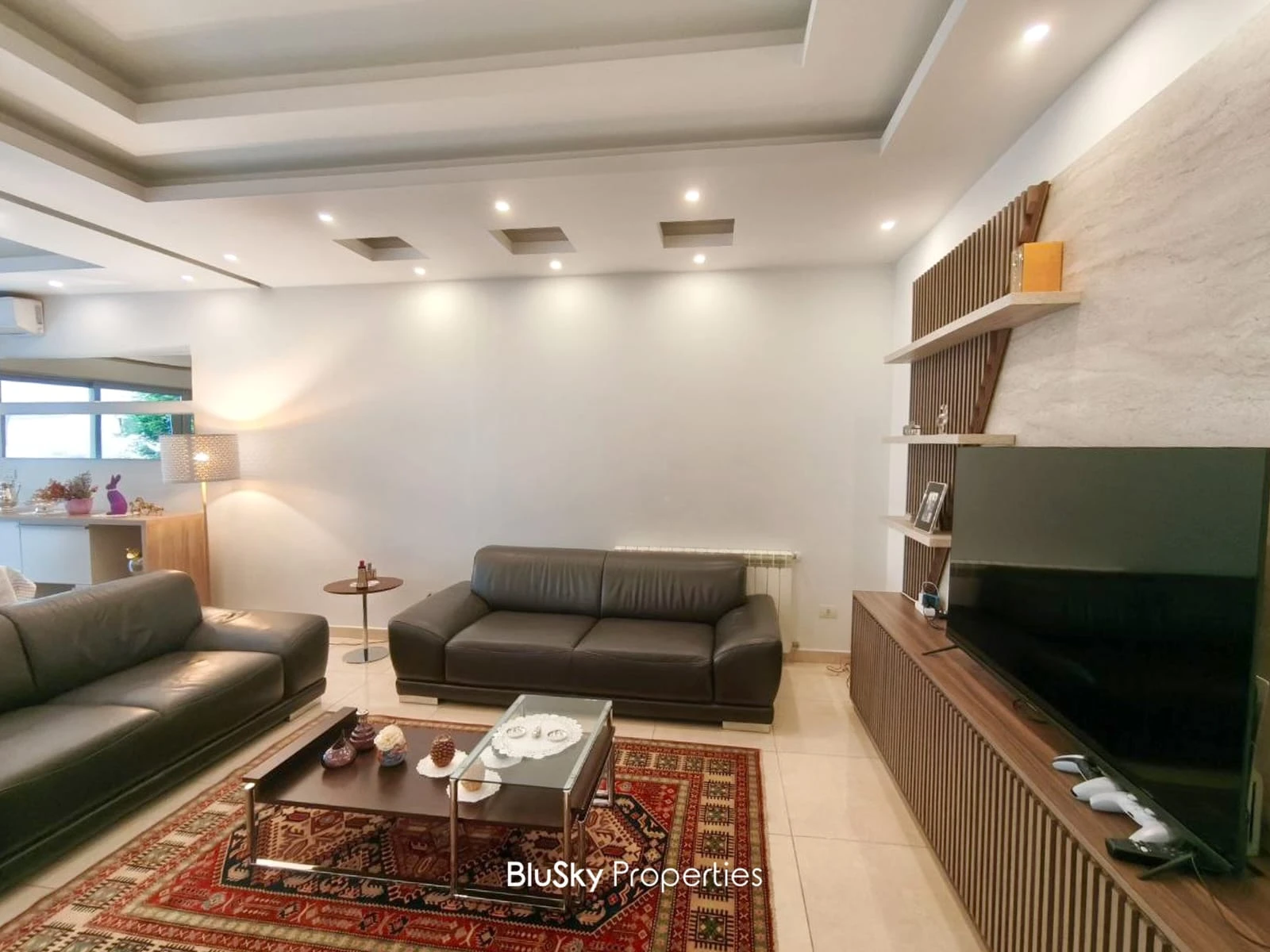 Apartment 160m² with Terrace for Sale in Mazraat Yachouh