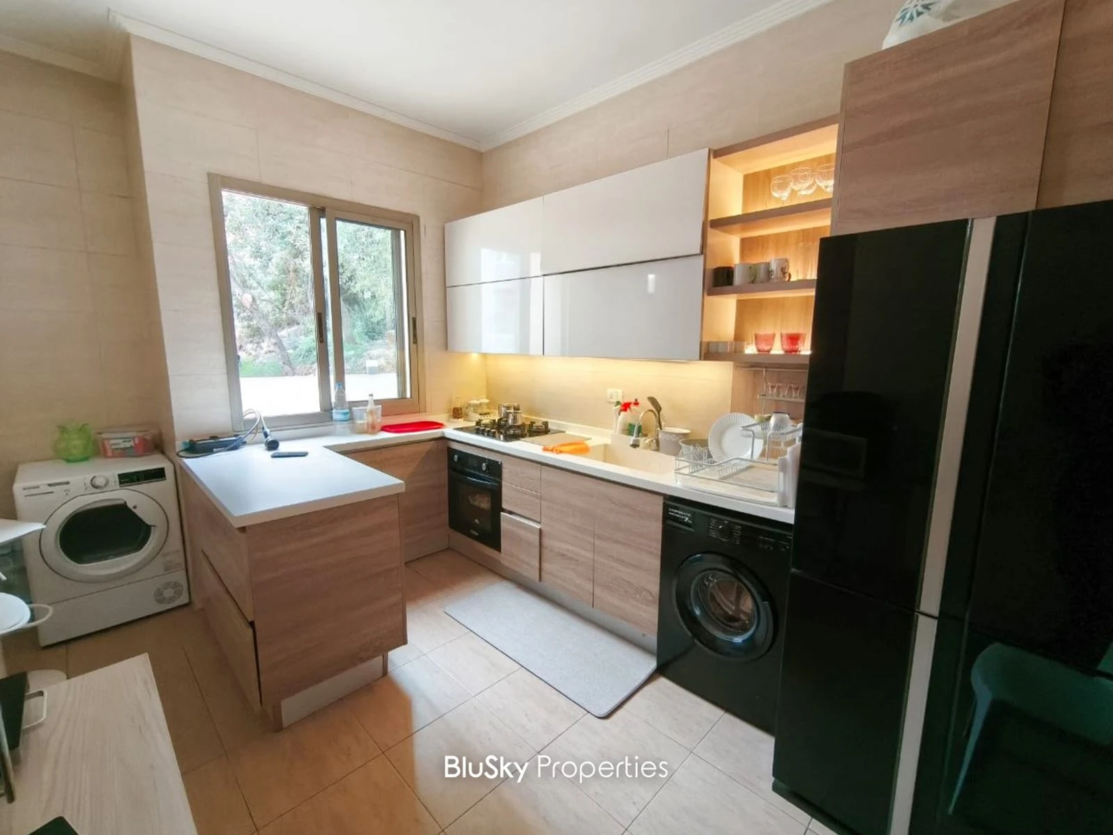 Apartment 160m² with Terrace for Sale in Mazraat Yachouh — photo 5