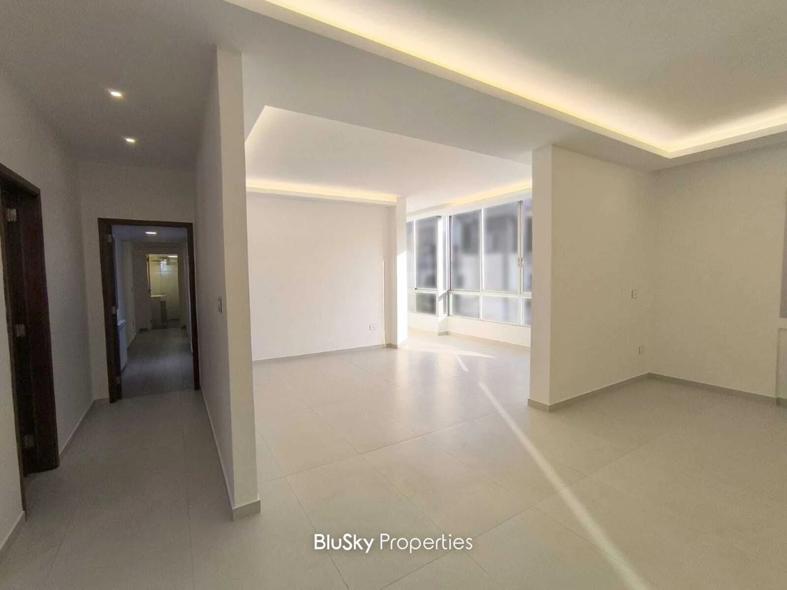 Apartment 165m² for Sale or Rent in Mazraet Yachouh — الصورة 2