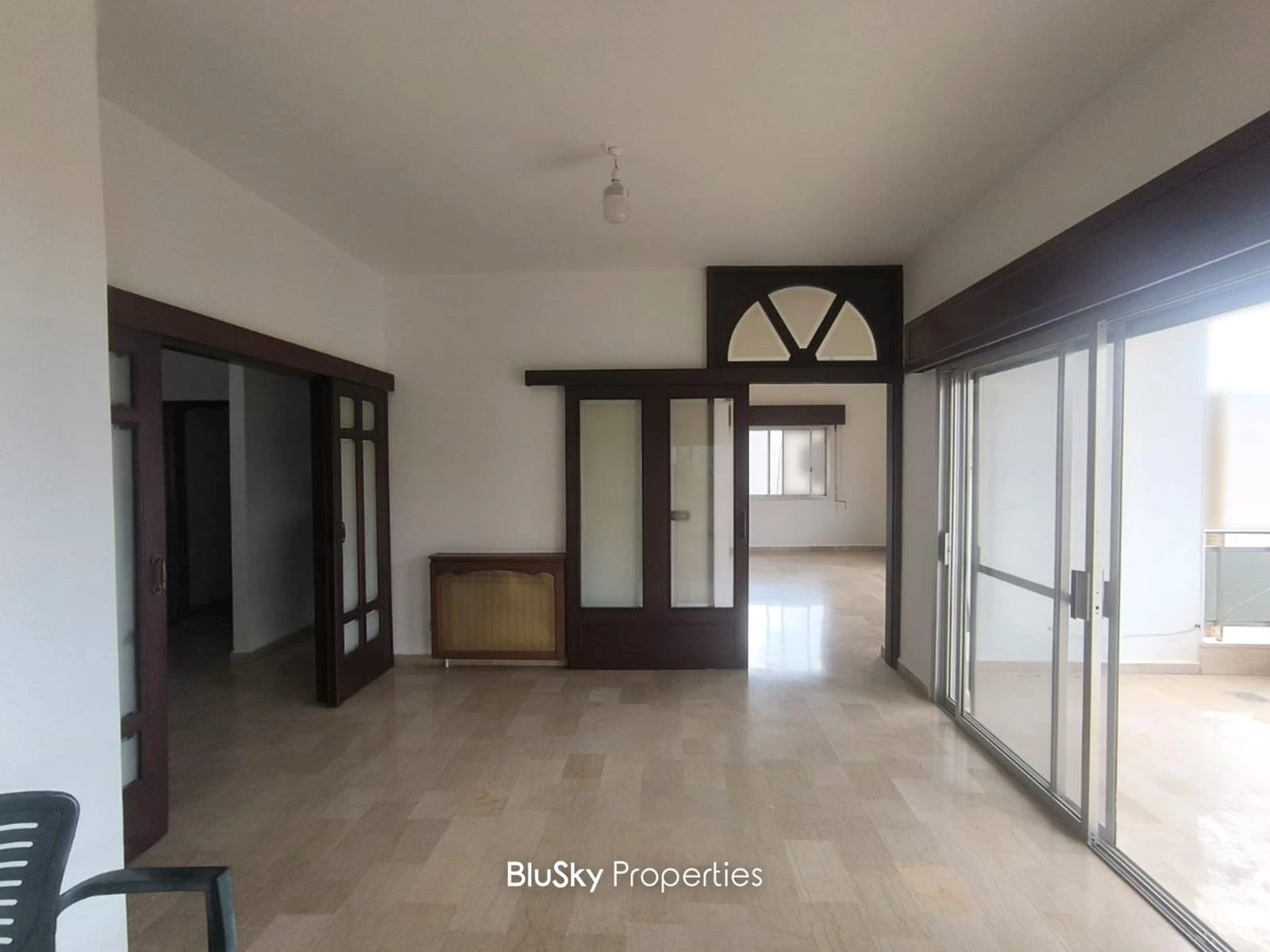 Apartment 200m² for Sale in Mazraet Yachouh — photo 2