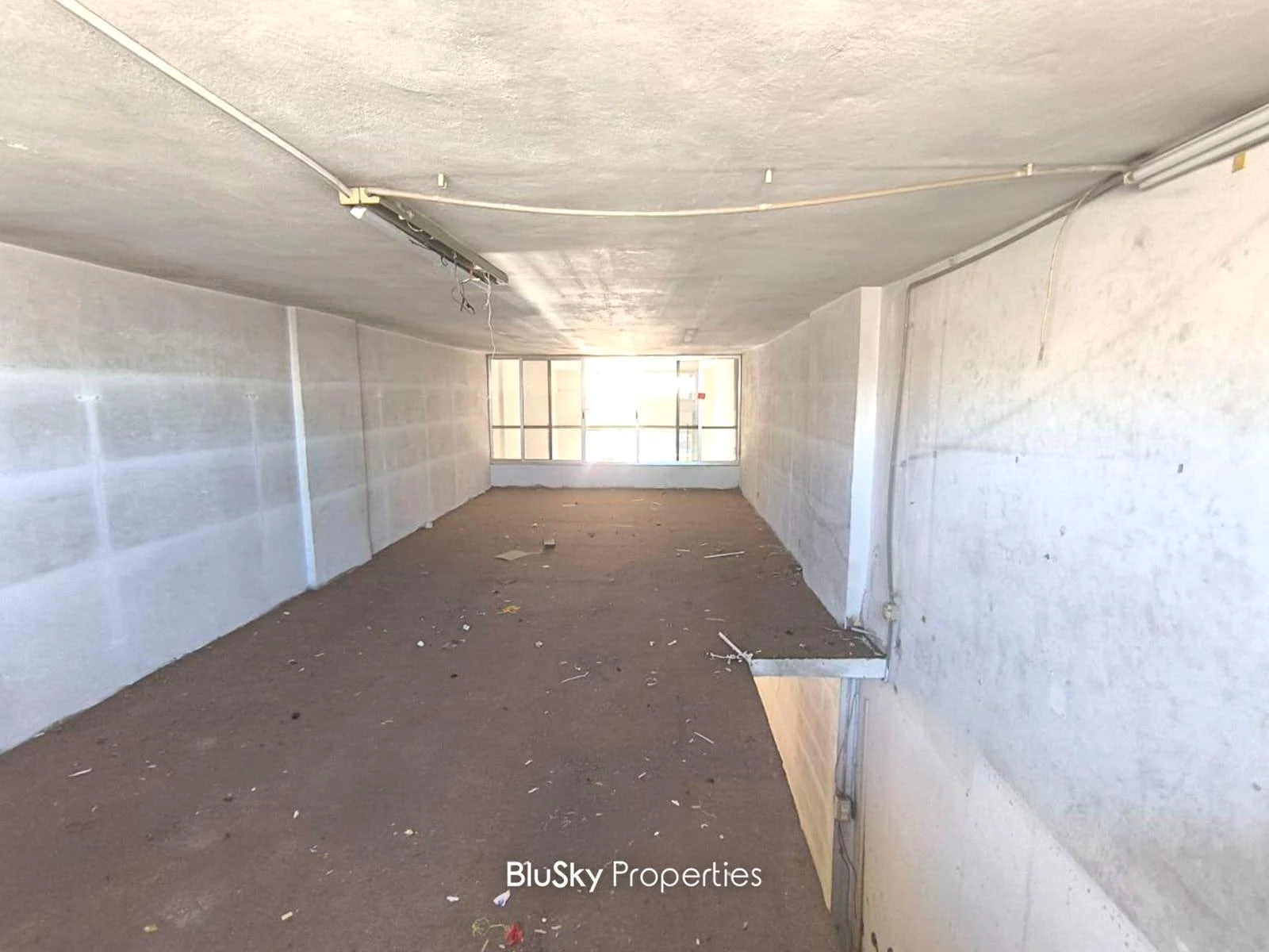 Shop 230m² Triplex for Sale in Mazraet Yachouh — photo 3
