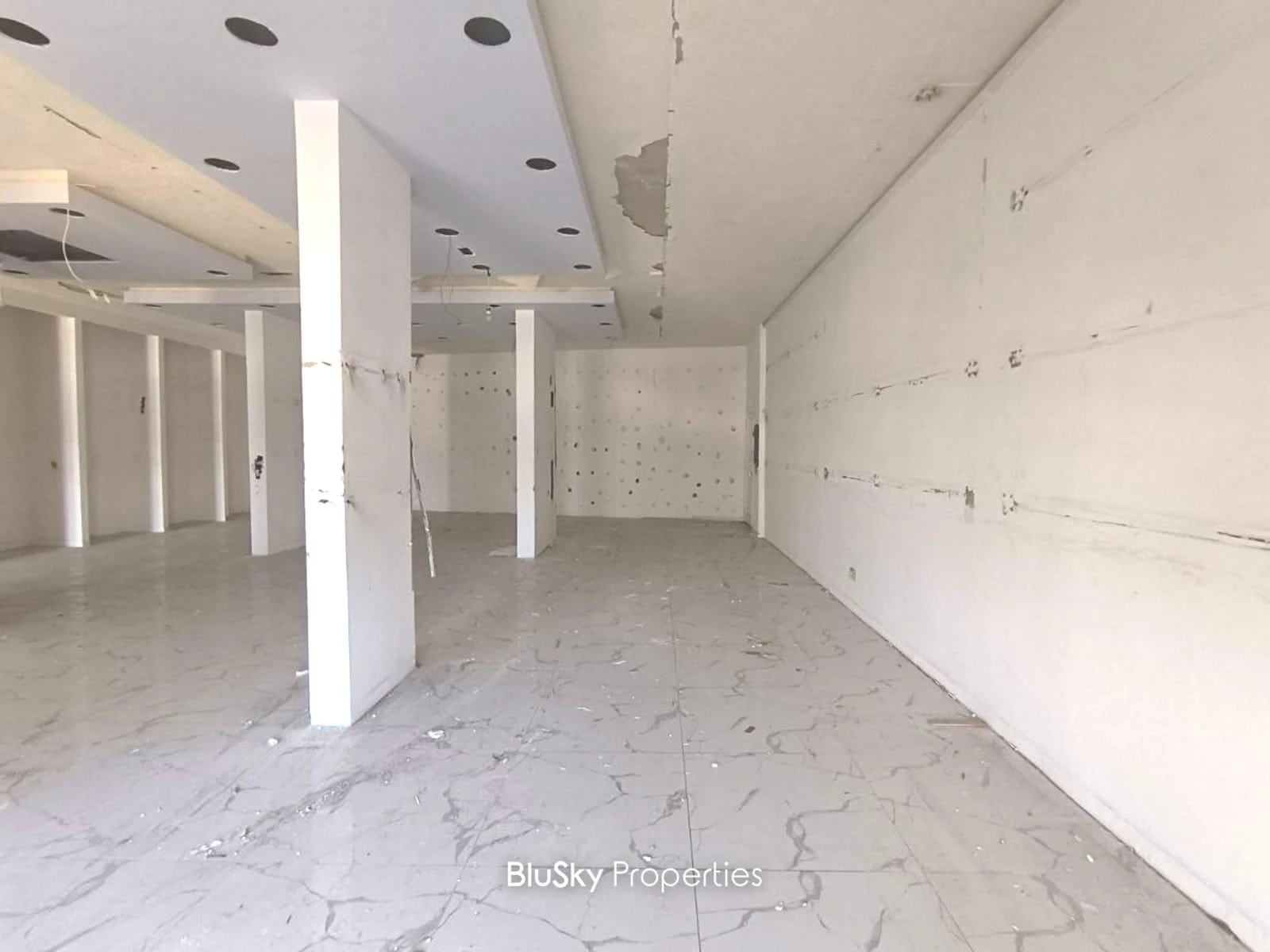 Shop 230m² Triplex for Sale in Mazraet Yachouh — photo 4