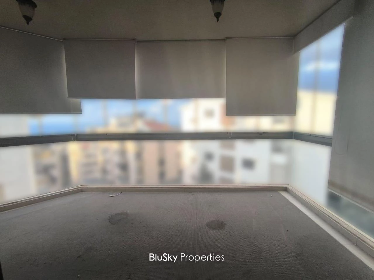 Apartment 249m² Sea View for Sale in Mazraet Yachouh — photo 3