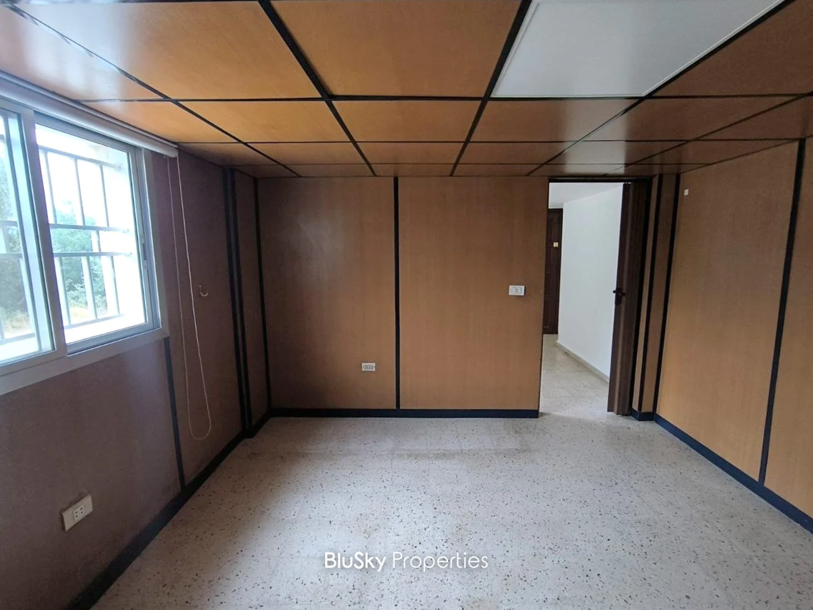 Apartment 280m² for Rent in Mazraet Yachouh — الصورة 3