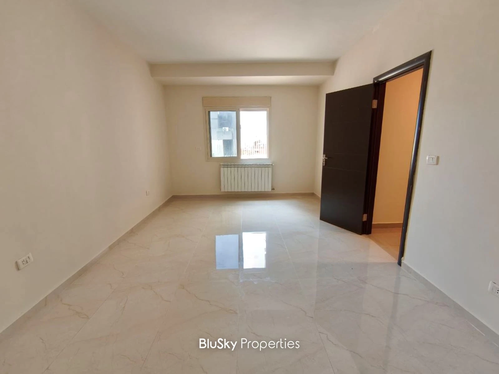 Apartment 325m² with Terrace for Rent in Mazraet Yachouh — الصورة 5