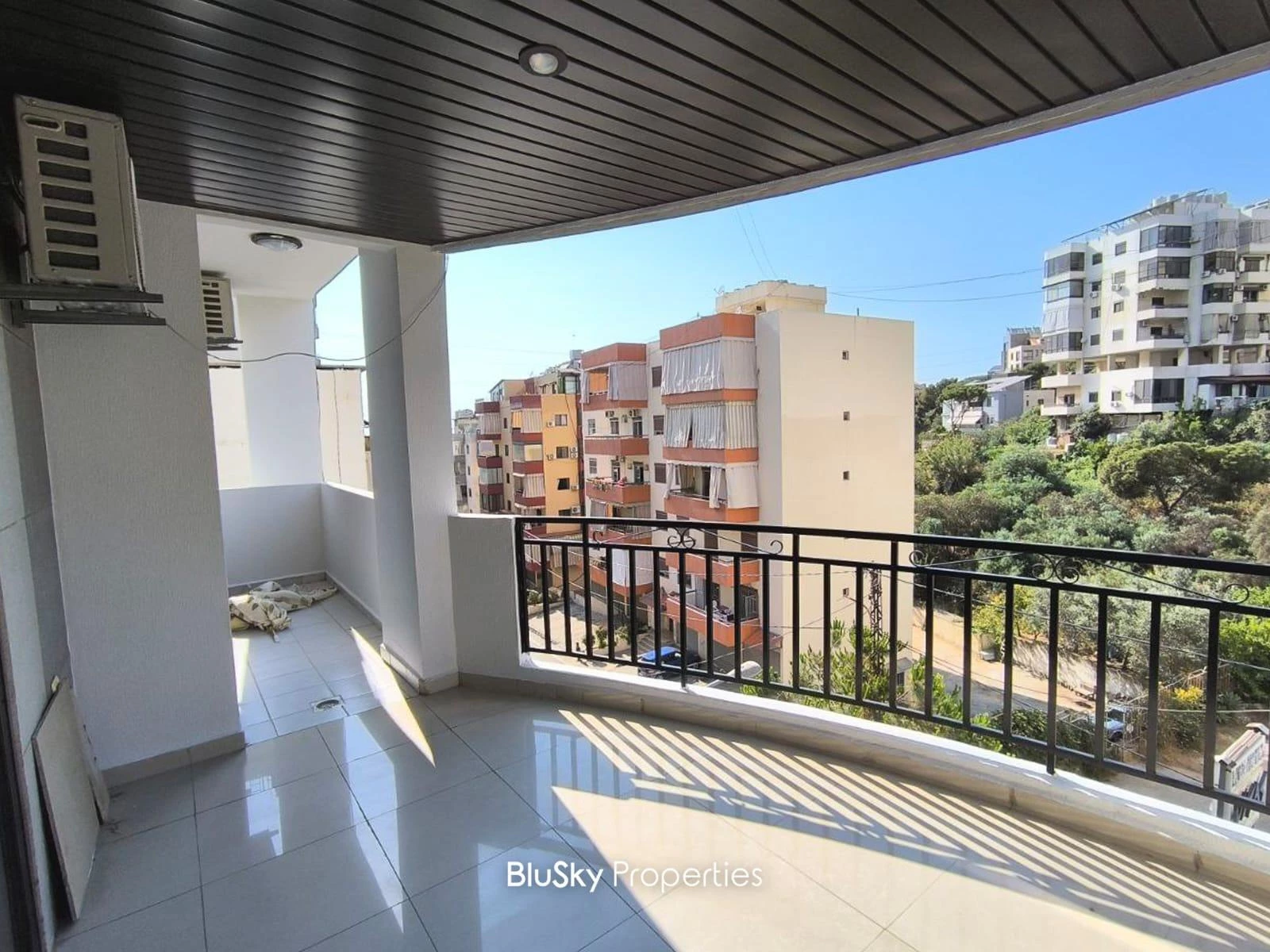 Apartment 100m² Sea View for Sale in Naccache — الصورة 2