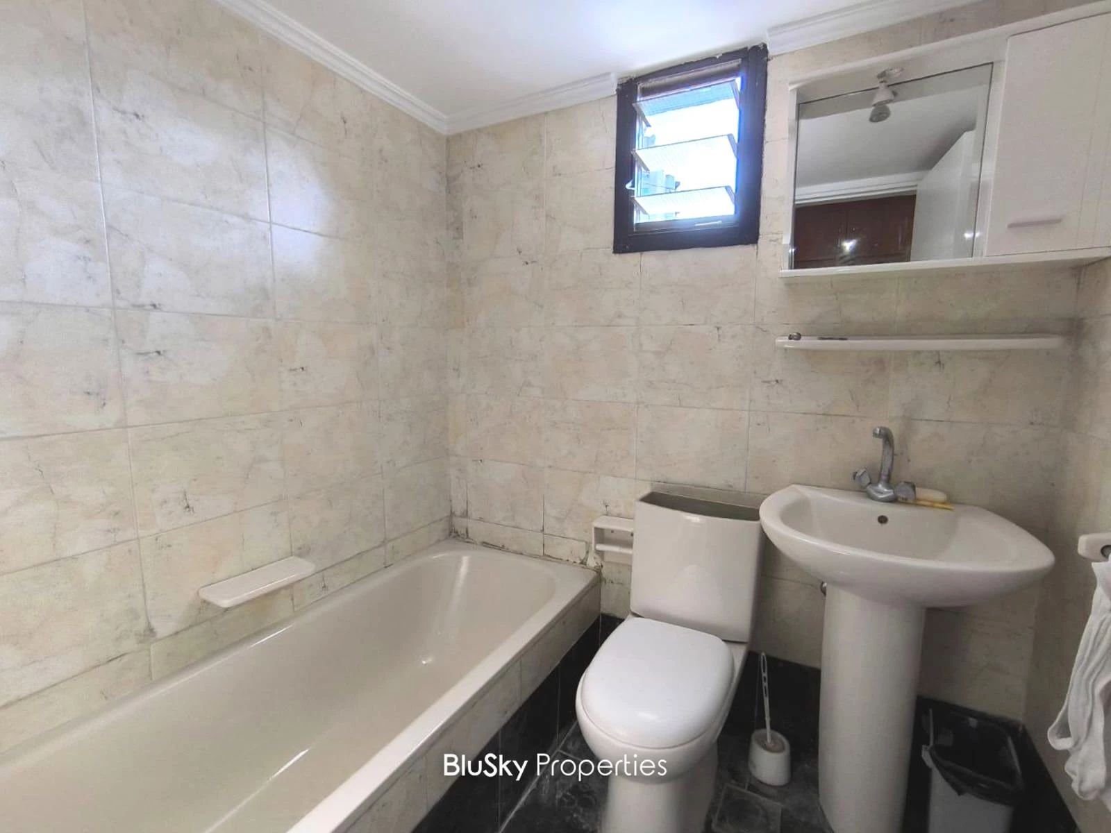 Apartment 100m² Sea View for Sale in Naccache — الصورة 5