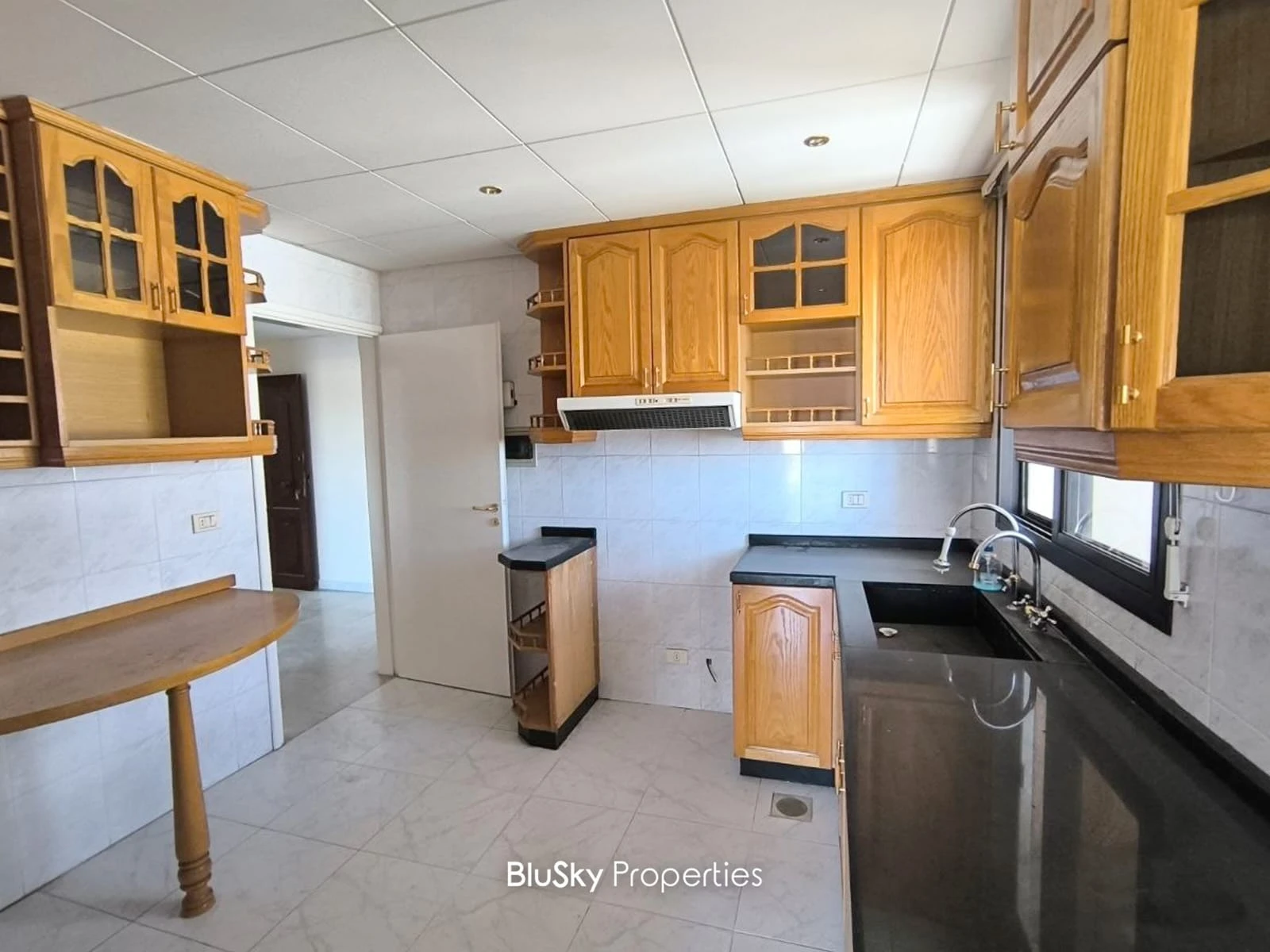 Apartment 160m² with Sea View for Rent in Naccache — الصورة 5