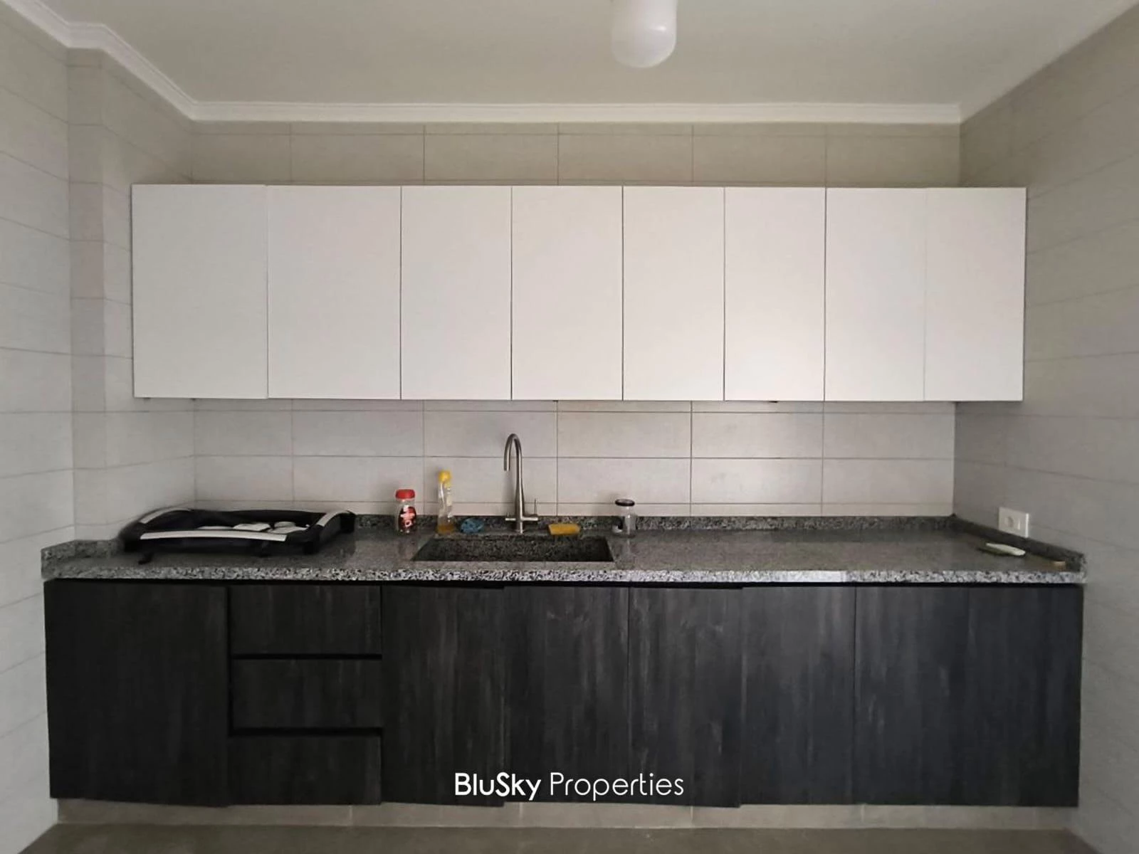 Apartment 160m² Terrace for Sale in Naccache — photo 5