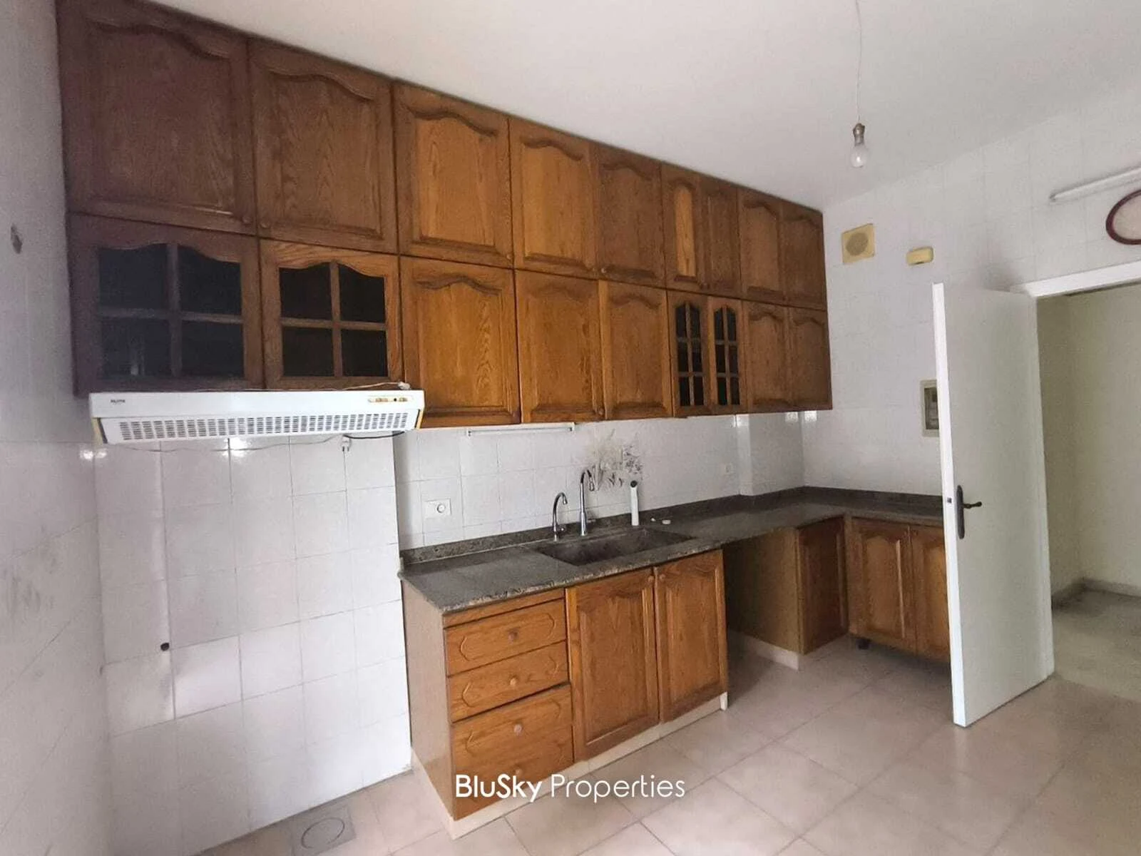 Apartment 200m² for Rent in Naccache — الصورة 2