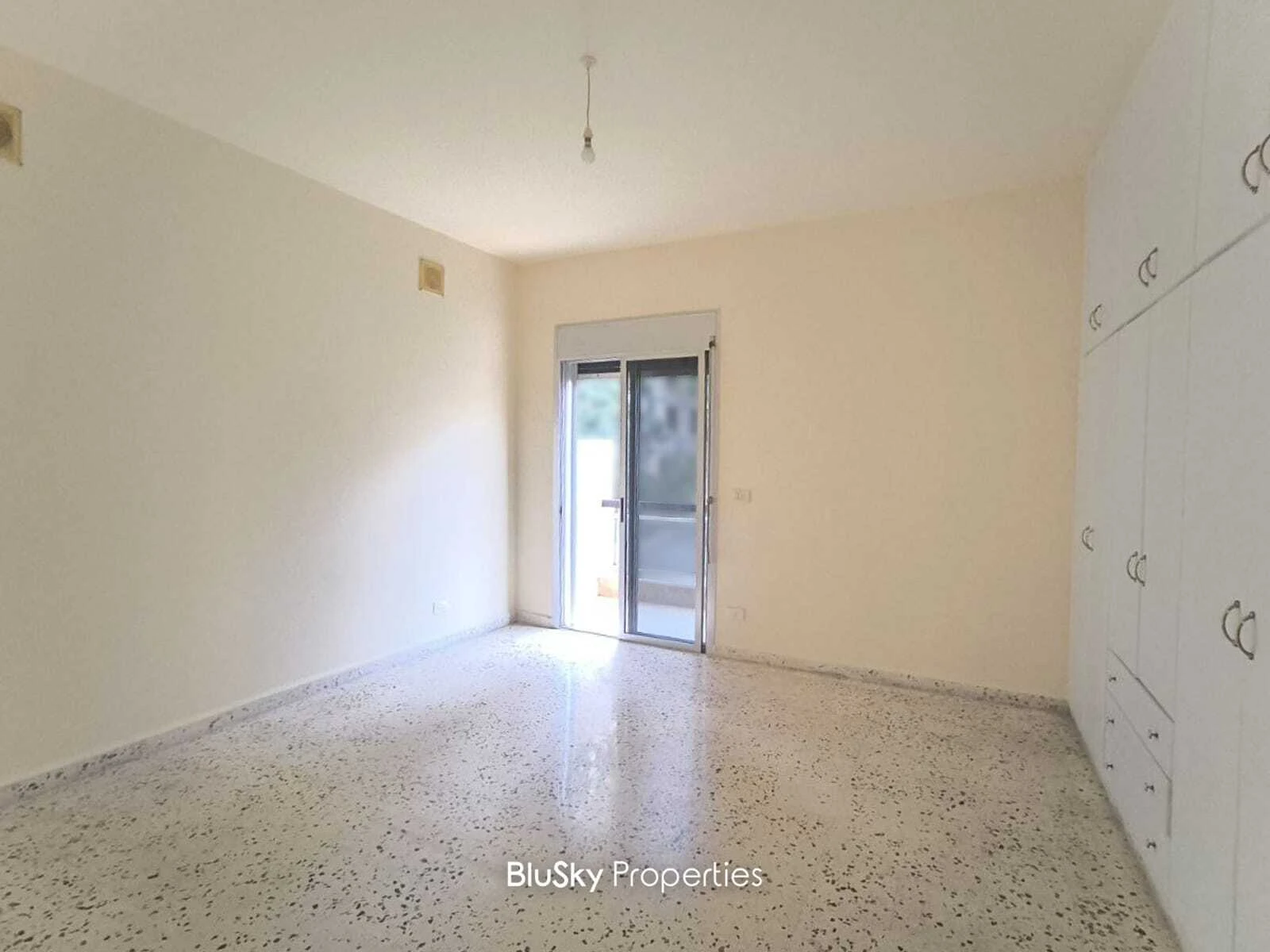 Apartment 200m² for Rent in Naccache — الصورة 4