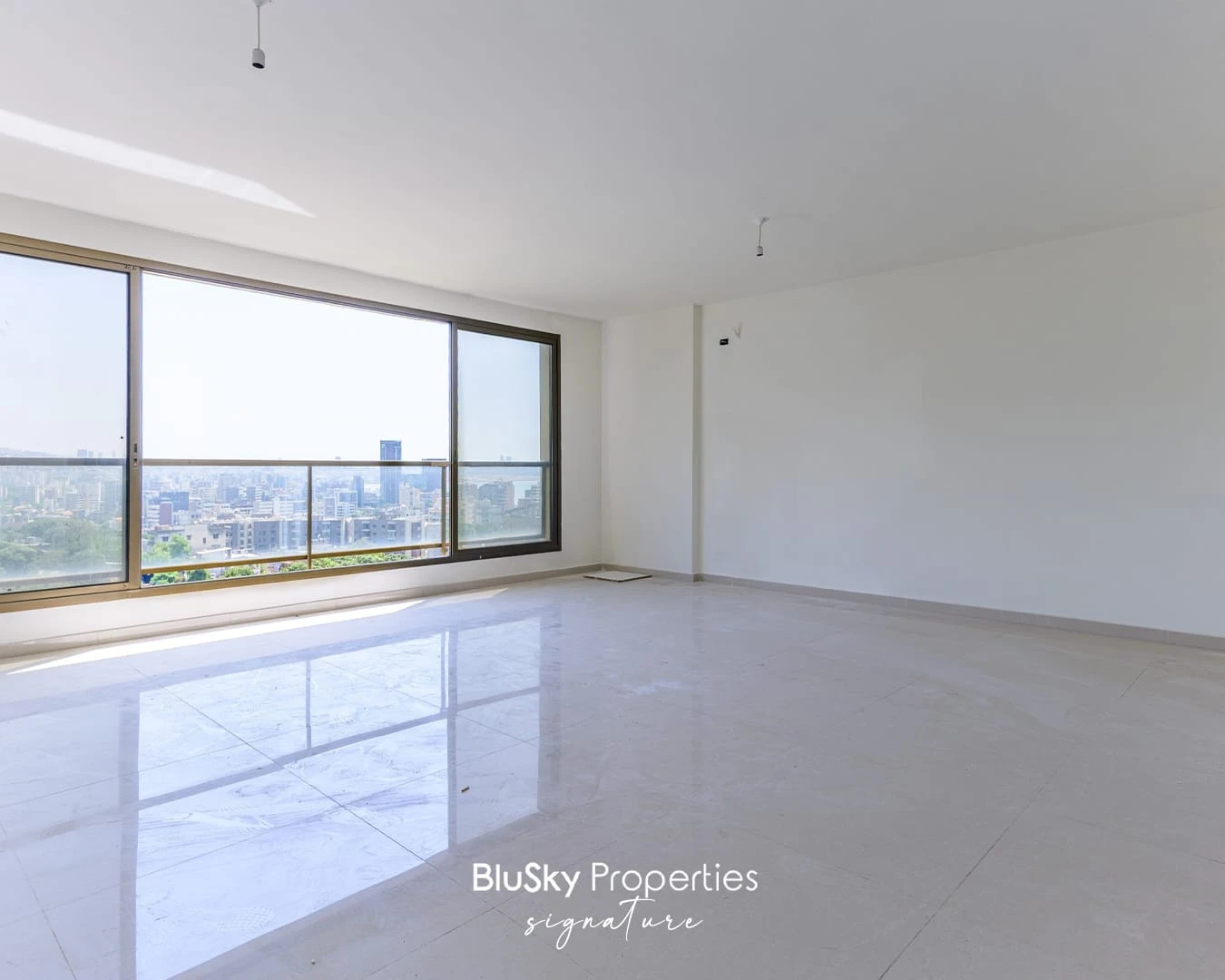 Apartment 300m² for Sale in Naccache — photo 2