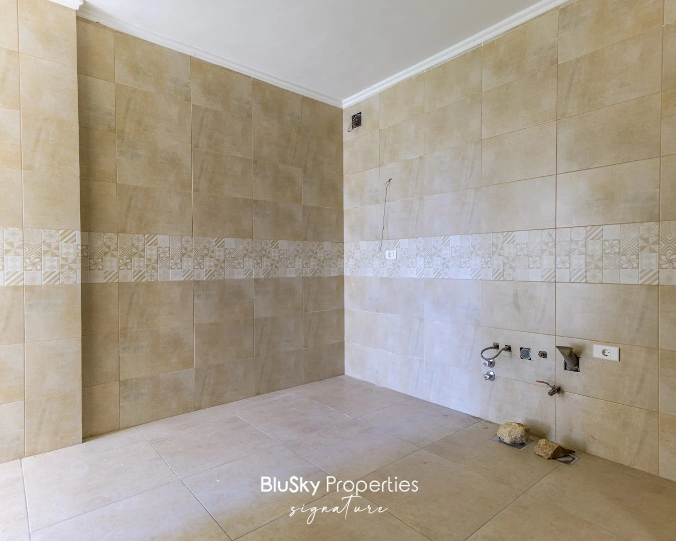 Apartment 300m² for Sale in Naccache — photo 3