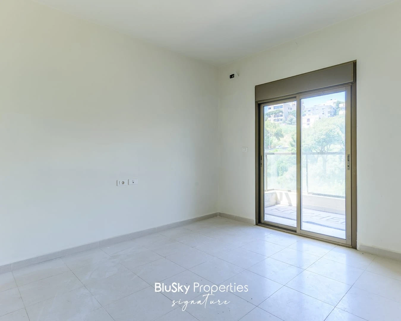 Apartment 300m² for Sale in Naccache — photo 5