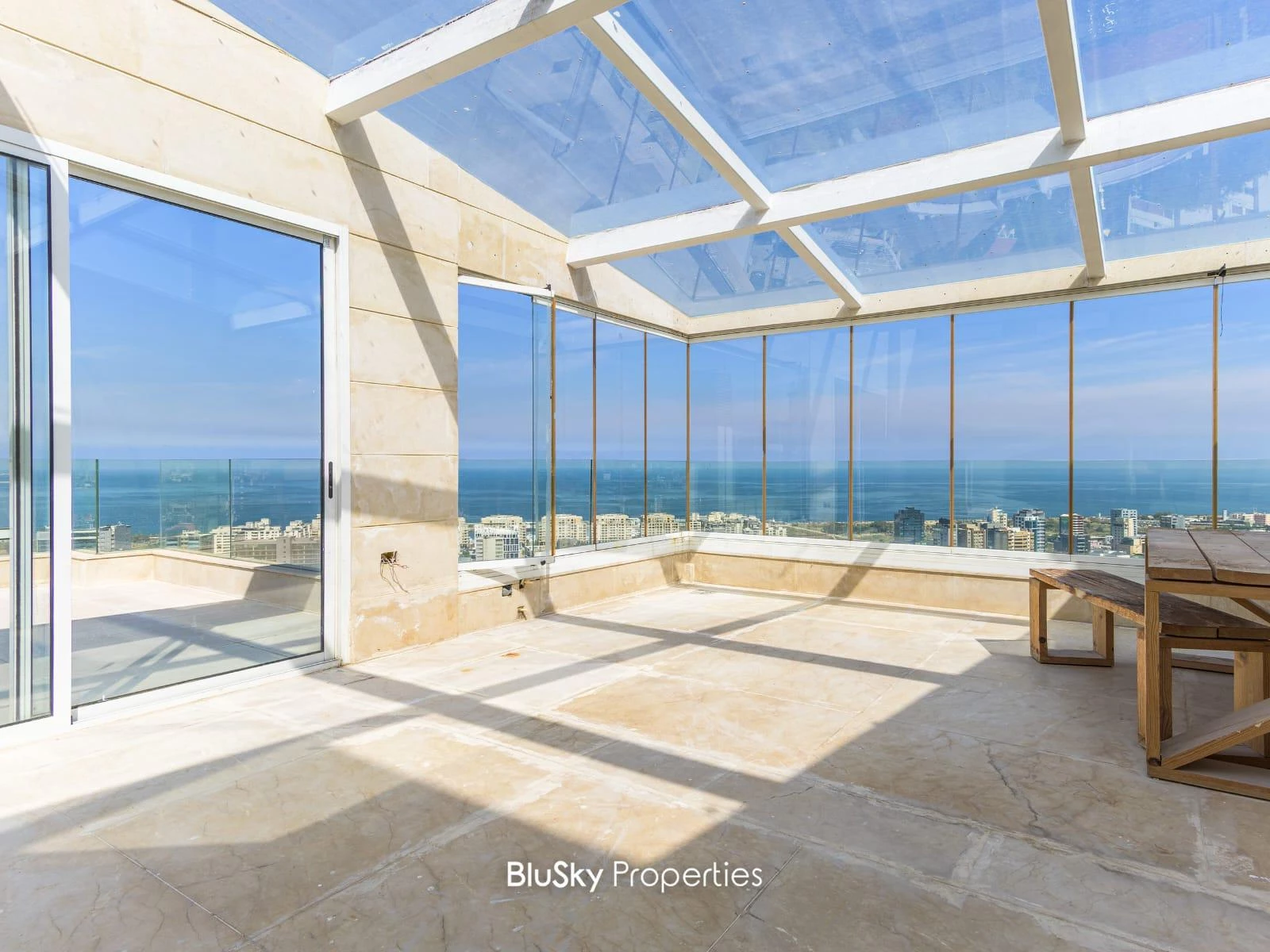 Duplex 300m² Terrace for Sale in Naccache — photo 3