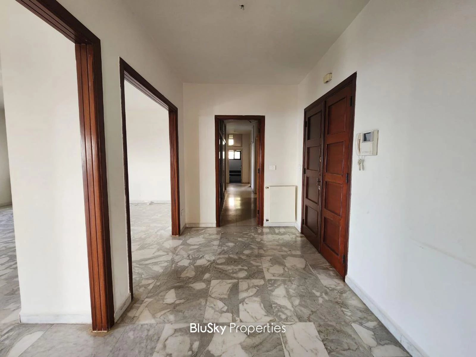 Apartment 330m² Sea View for Sale in Naccache — photo 3