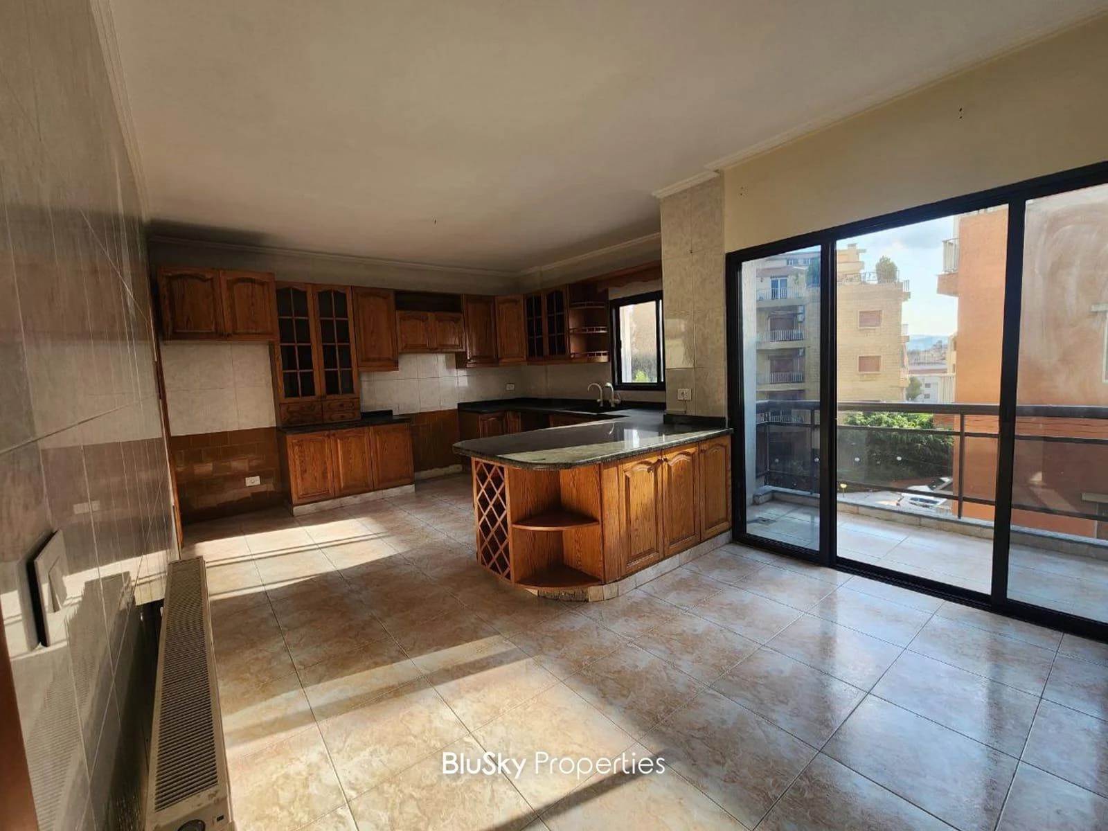 Apartment 330m² Sea View for Sale in Naccache — photo 4
