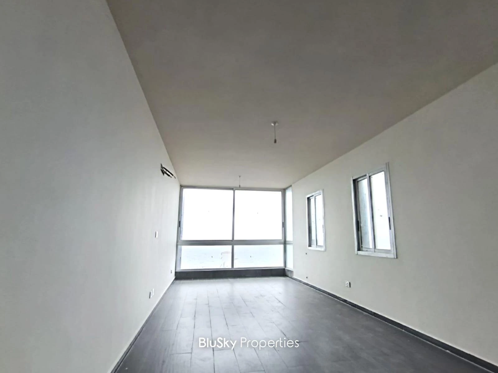Apartment 135m² Sea View for Rent in Naher Ibrahim — الصورة 1