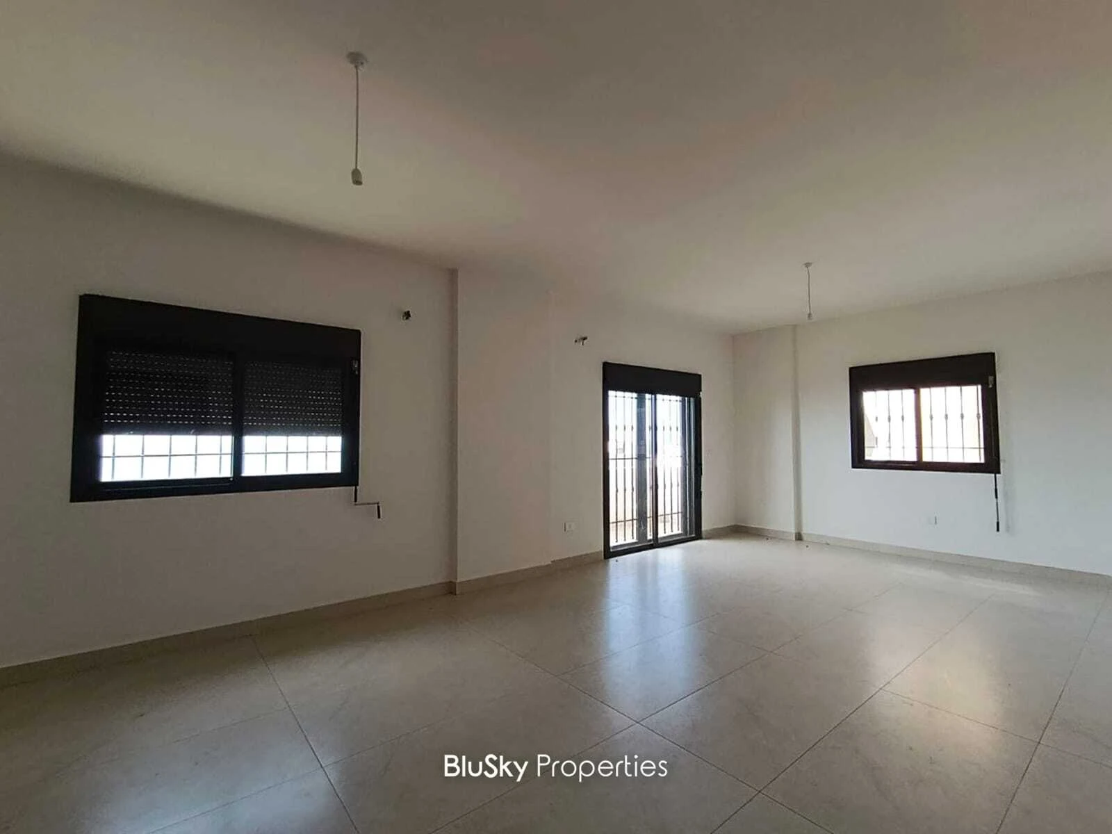 Apartment 155m² Terrace for Sale in Naher Ibrahim
