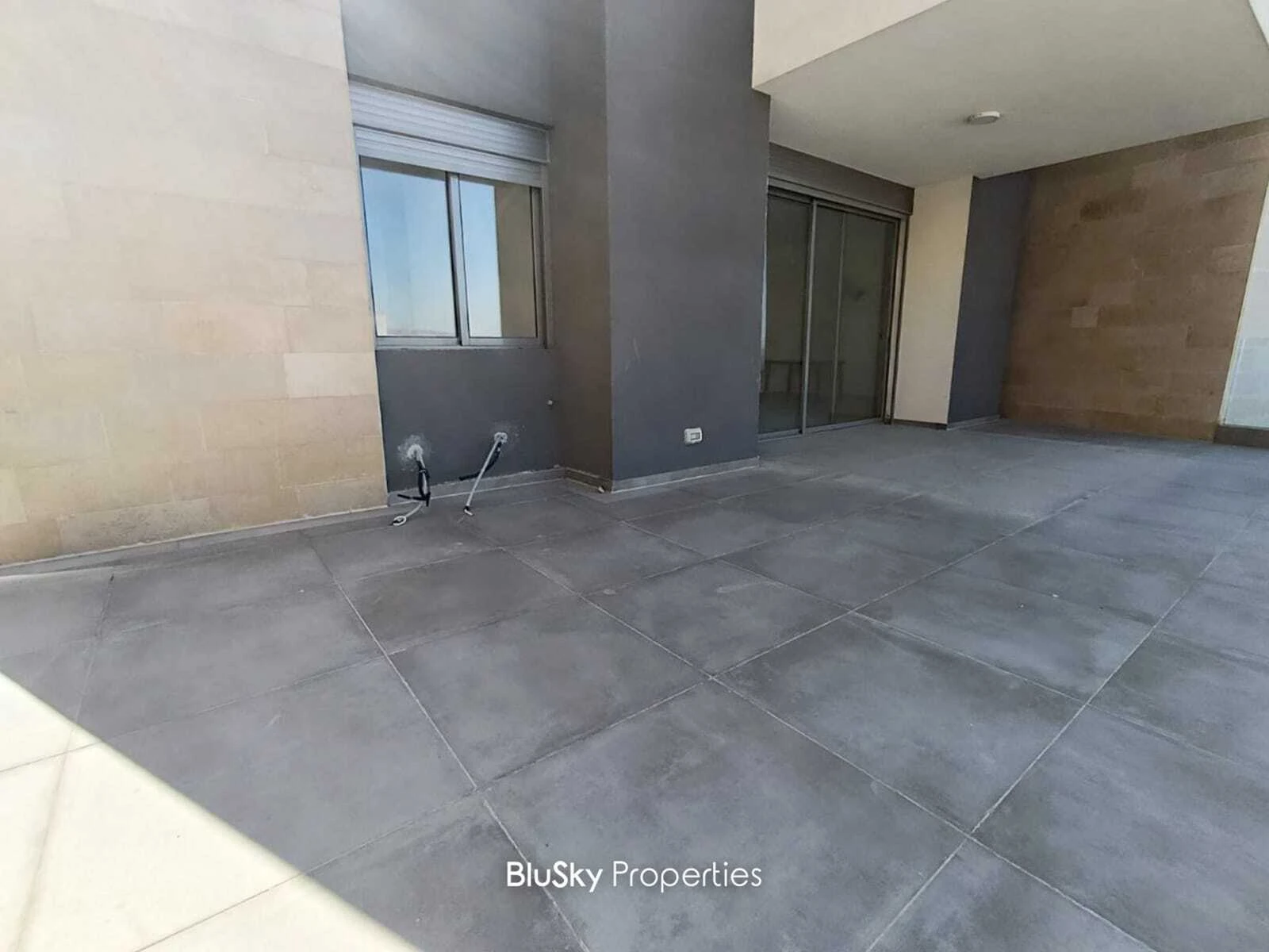 Apartment 165m² Terrace for Sale in Naher Ibrahim — photo 3
