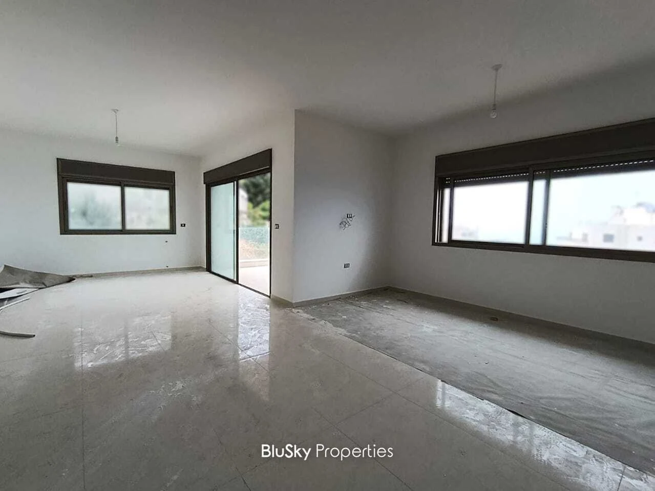 Duplex 235m² Terrace for Sale or Rent in Naher Ibrahim — الصورة 1