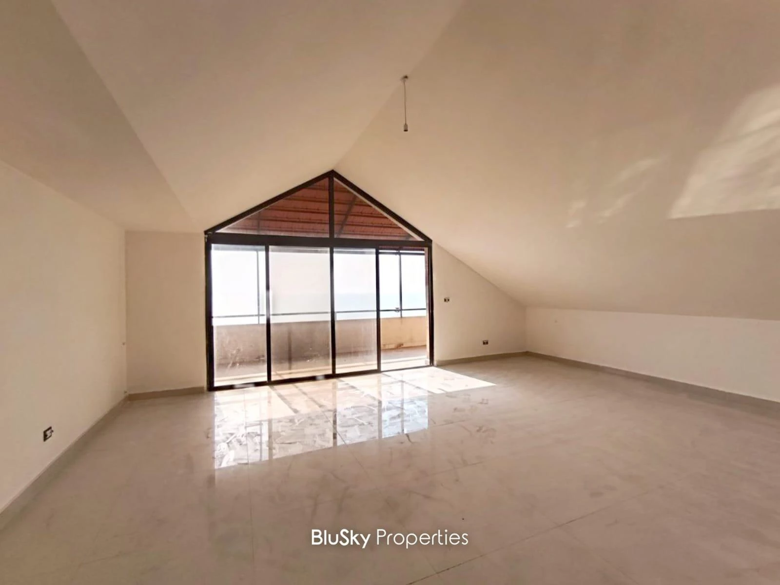 Duplex 300m² Balcony for Rent in Naher Ibrahim — photo 5