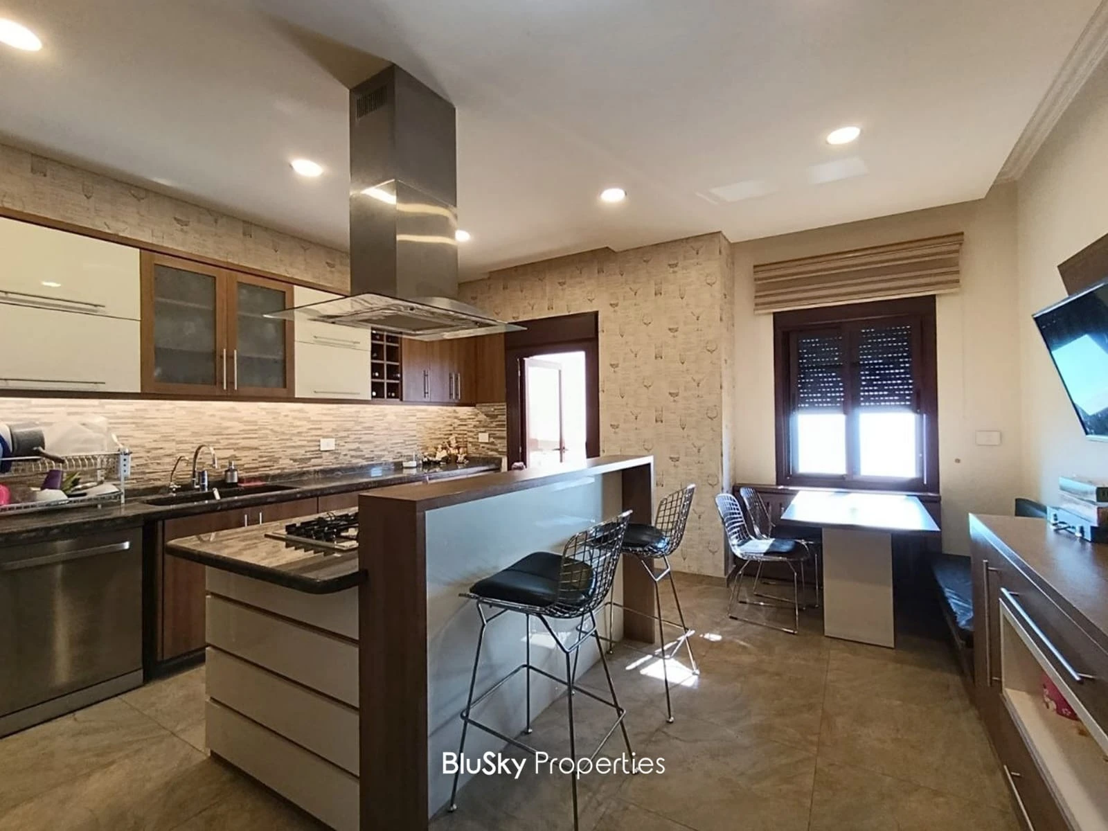 Duplex 384m² with Sea View for Sale in Naher Ibrahim — photo 5