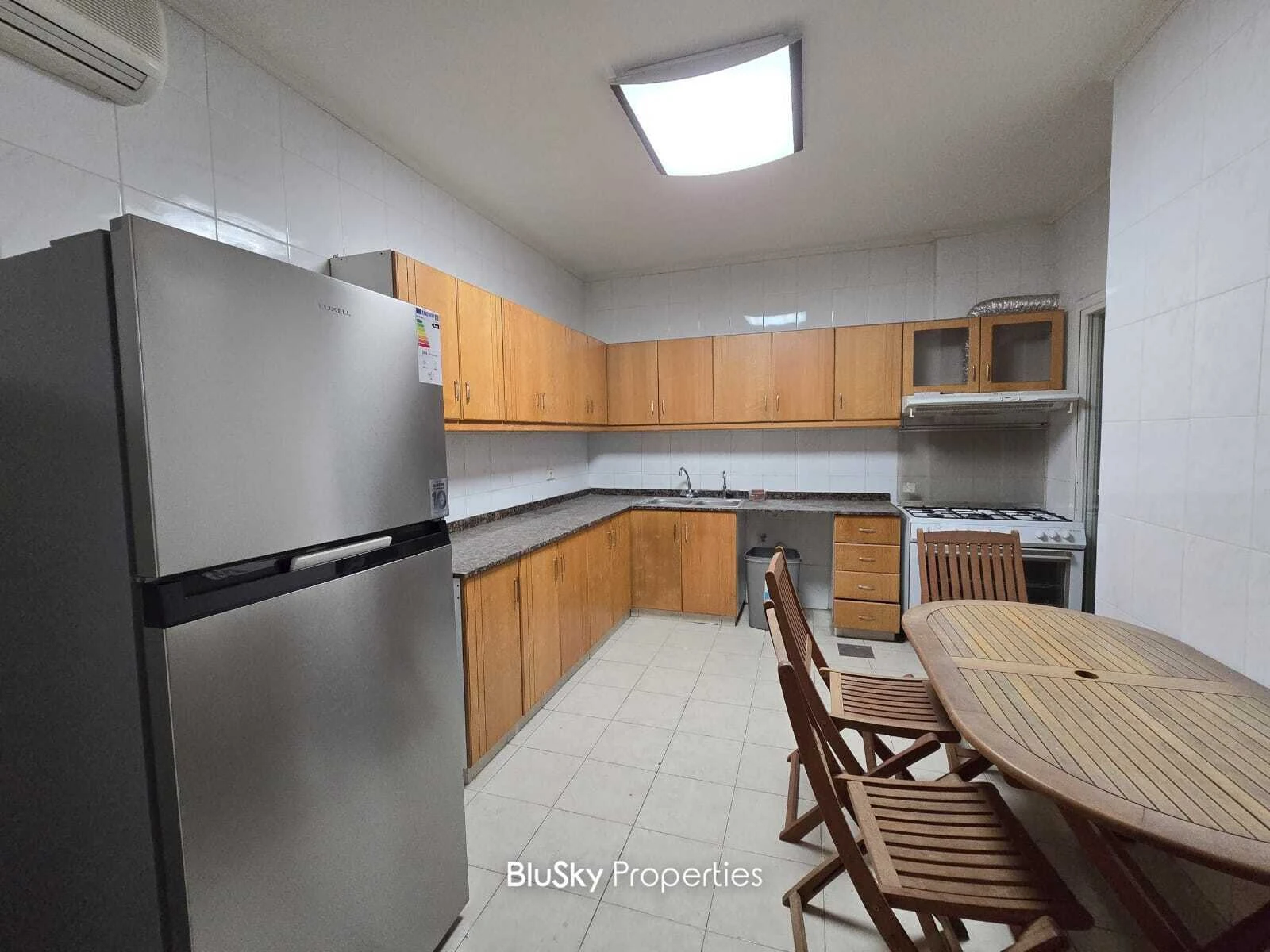 Apartment 160m² Balcony for Rent in New Rawda — photo 4