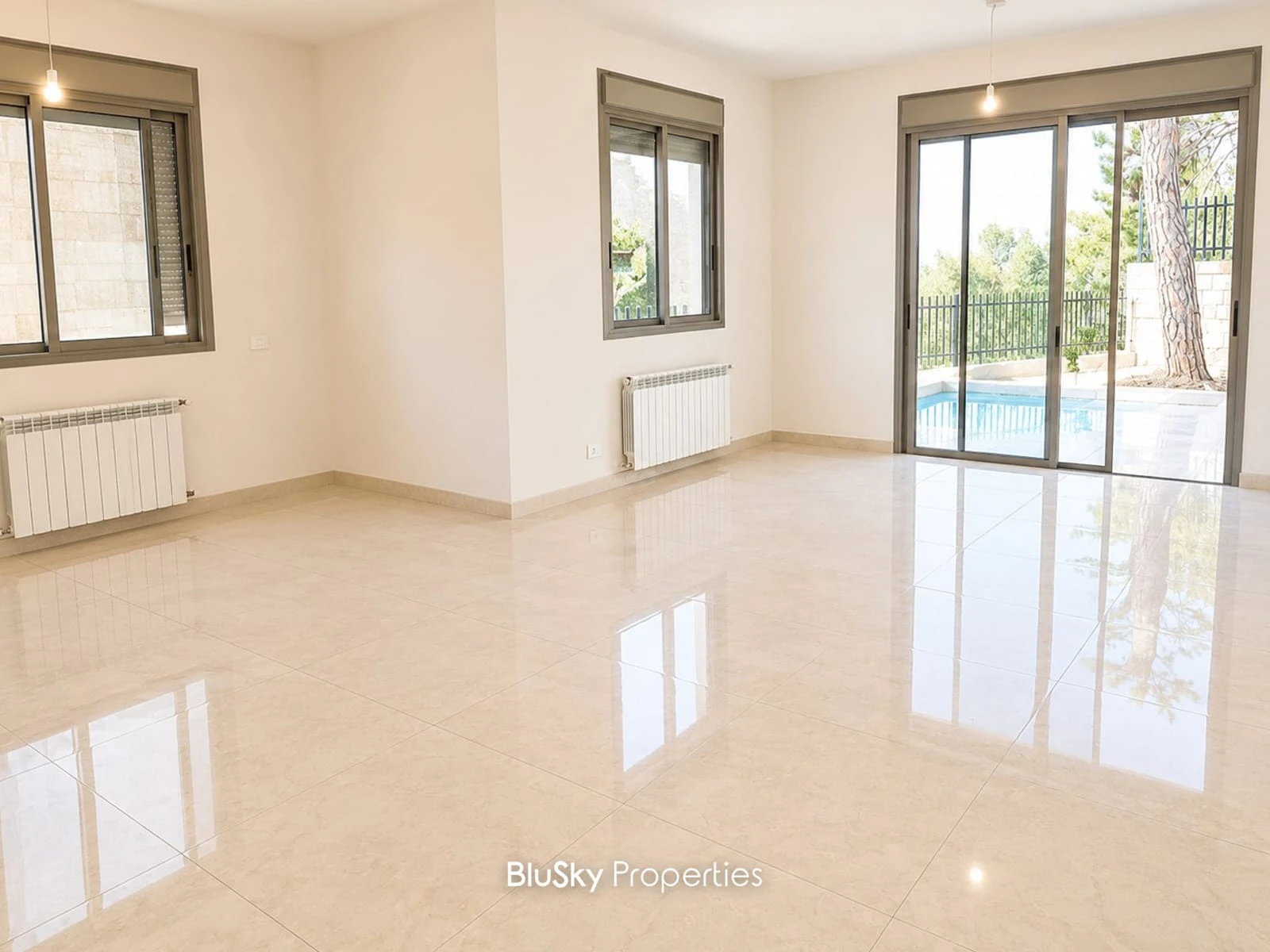 Apartment 175m² with Terrace for Sale in Ouyoun Broumana — الصورة 1