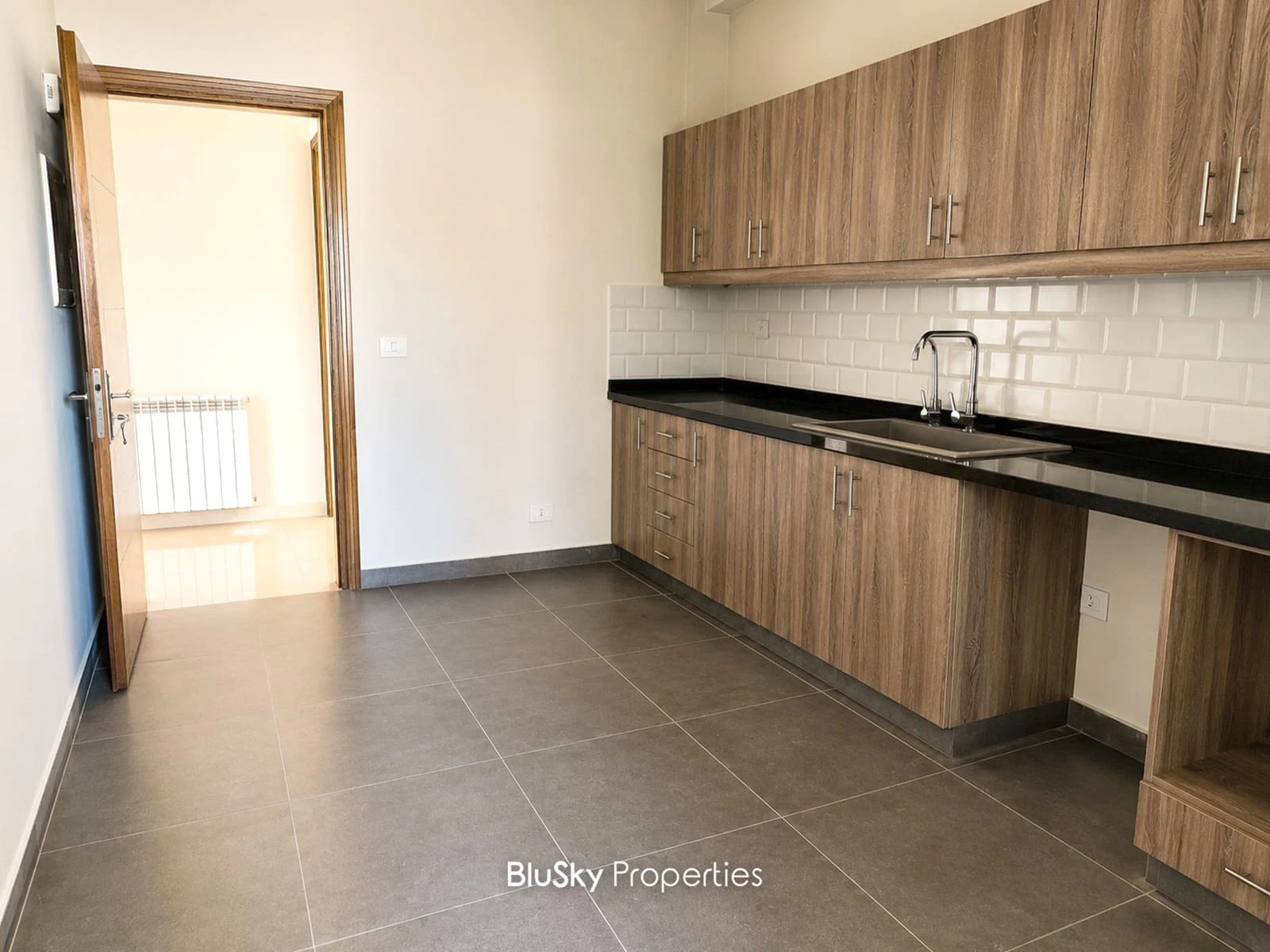 Apartment 175m² with Terrace for Sale in Ouyoun Broumana — الصورة 2