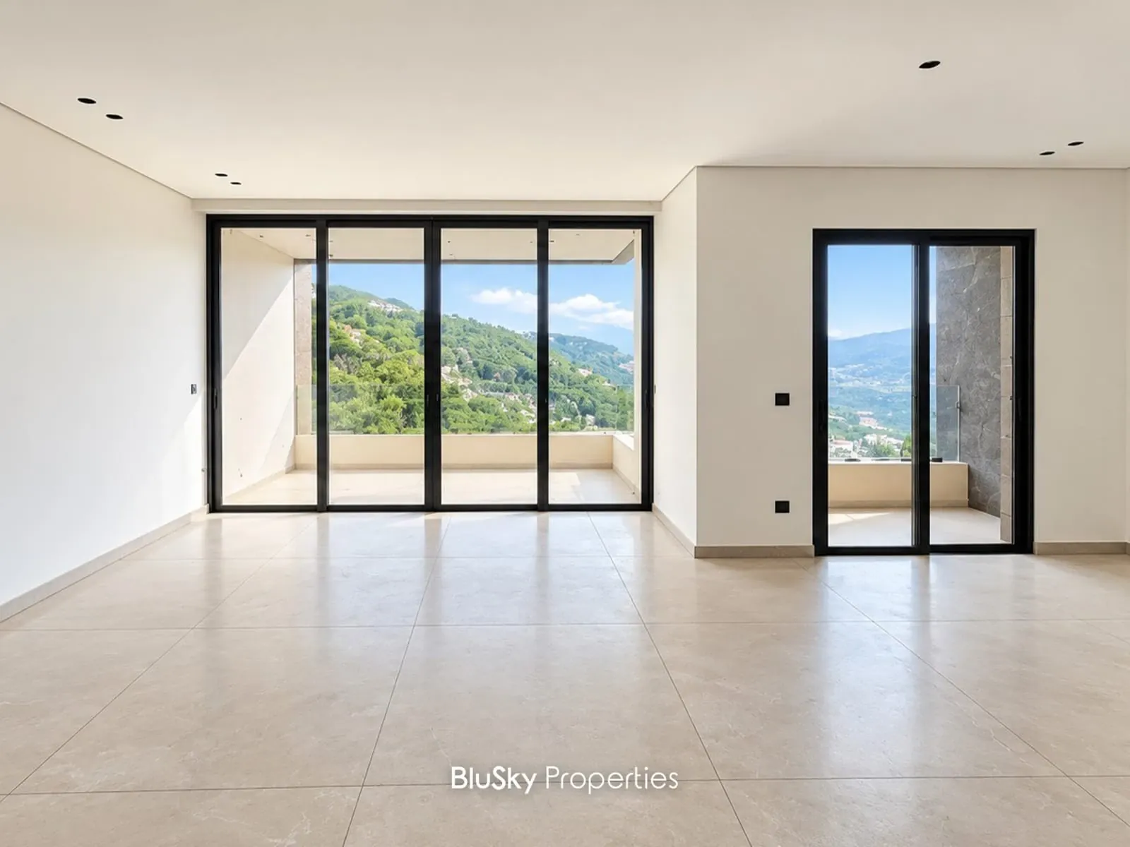 Apartment 250m² for Sale in Ouyoun Broumana