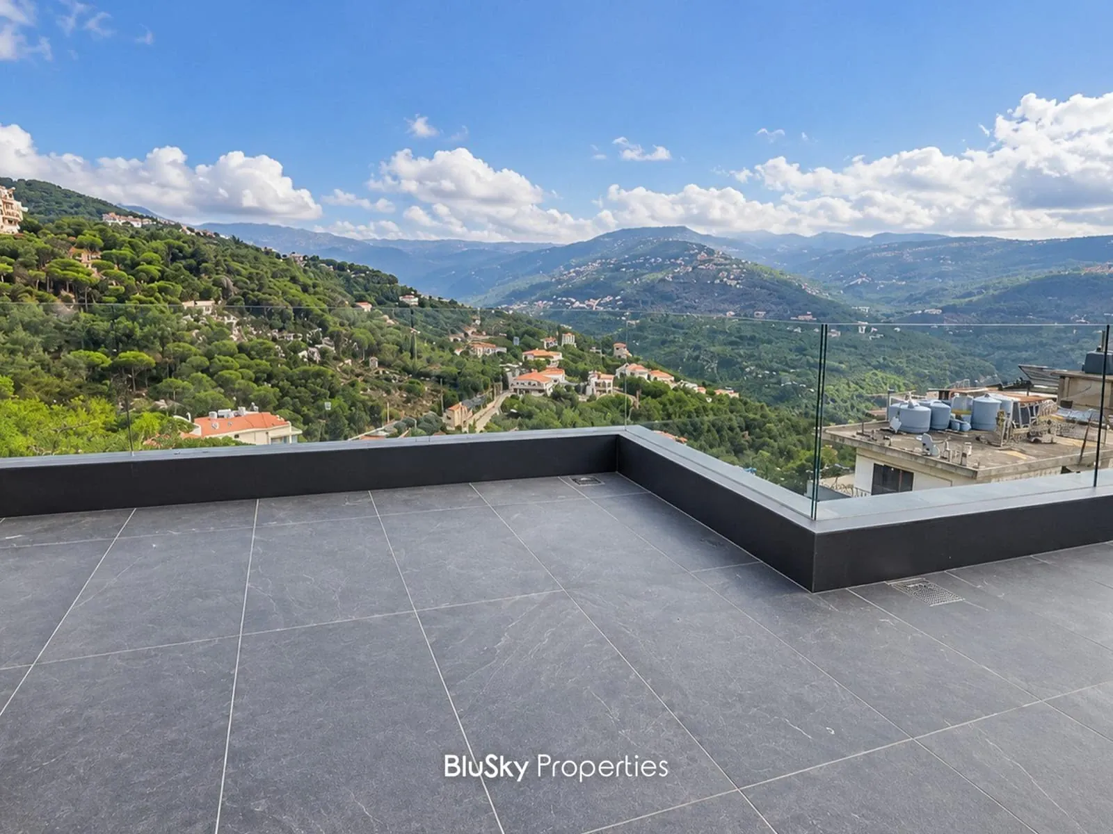 Apartment 250m² for Sale in Ouyoun Broumana — الصورة 2