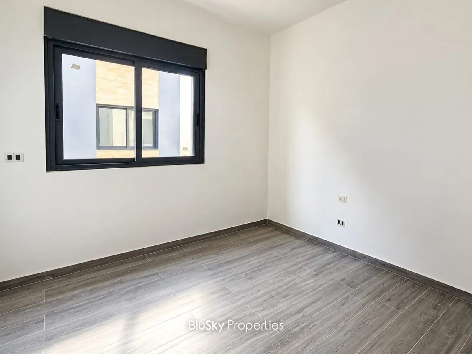 Apartment 250m² for Sale in Ouyoun Broumana — الصورة 5