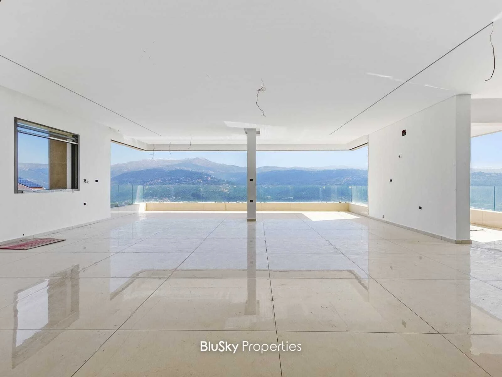 Apartment 275m² Mountain View for Sale in Ouyoun Broumana — الصورة 1
