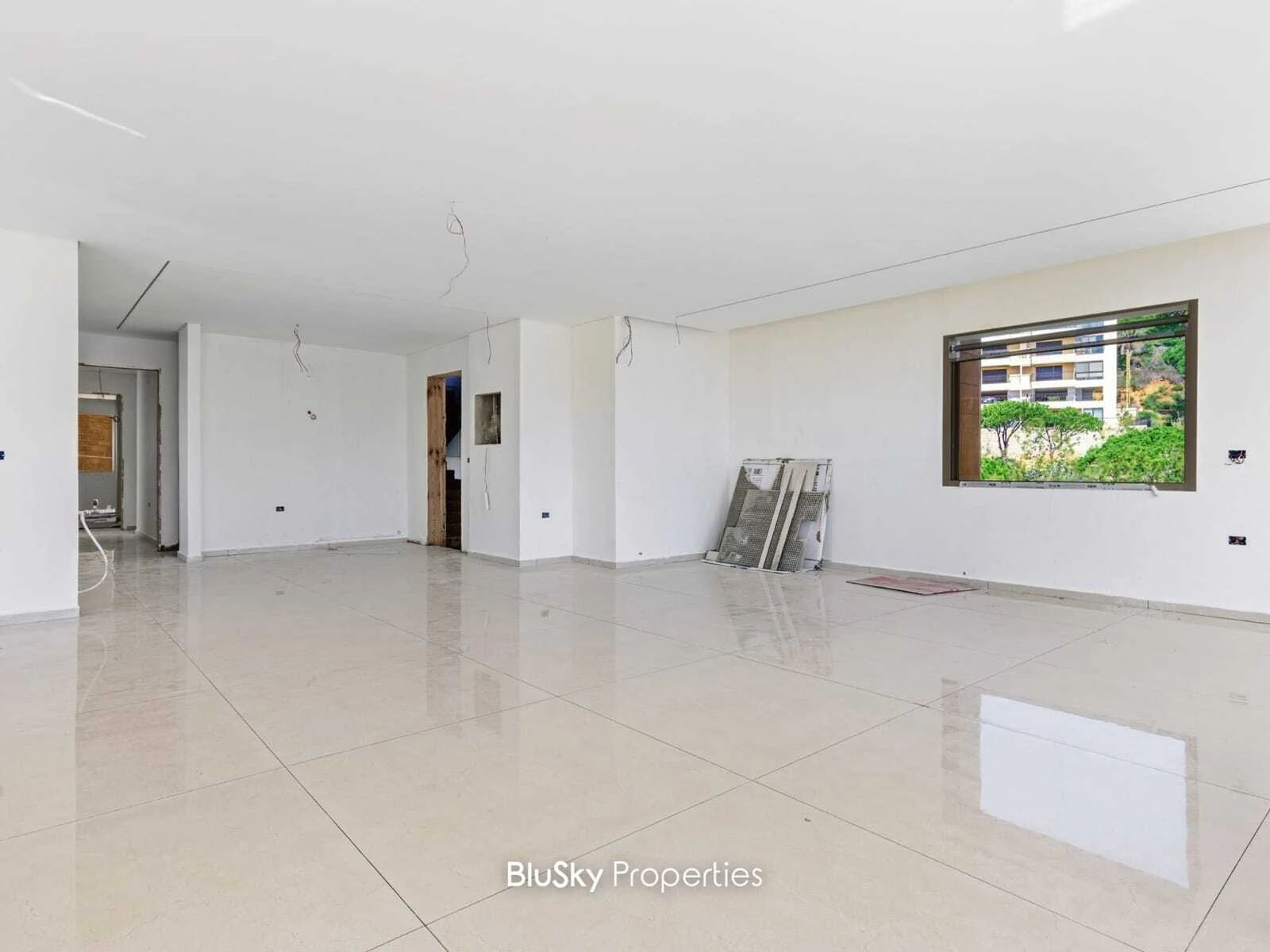 Apartment 275m² Mountain View for Sale in Ouyoun Broumana — الصورة 3