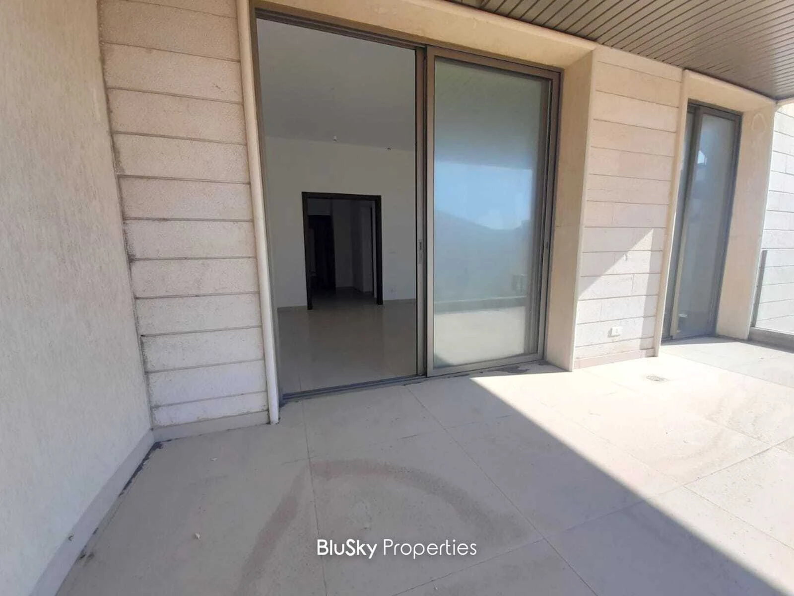Apartment 150m² Garden for Sale in Okaibe — الصورة 2