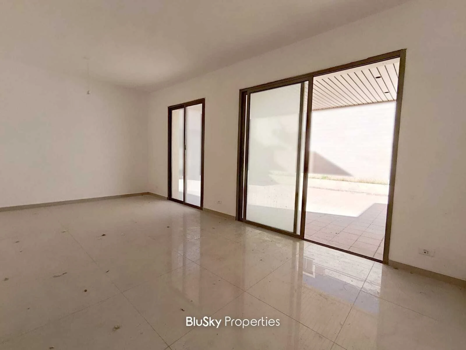 Apartment 150m² Terrace for Sale in Okaibe