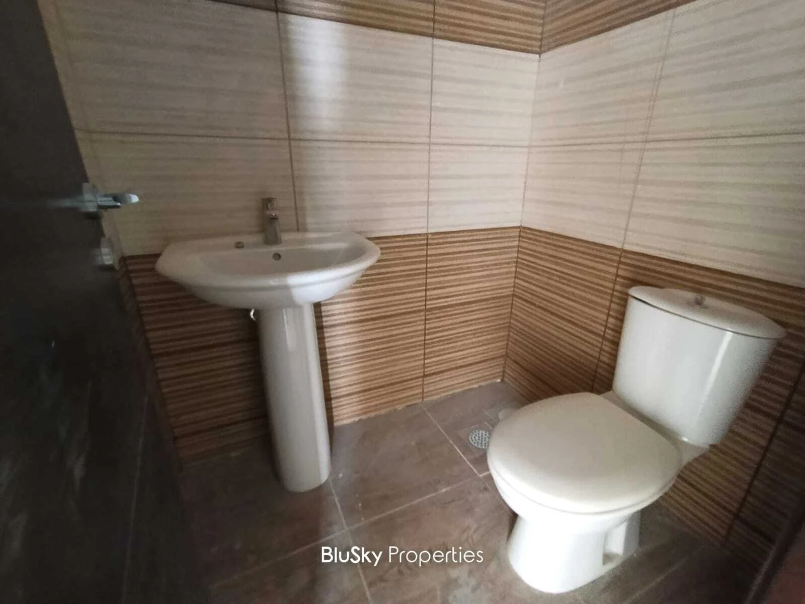 Apartment 150m² Terrace for Sale in Okaibe — photo 4