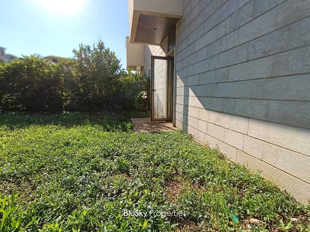 Apartment 162m² Garden for Sale in Okaibe — photo 3