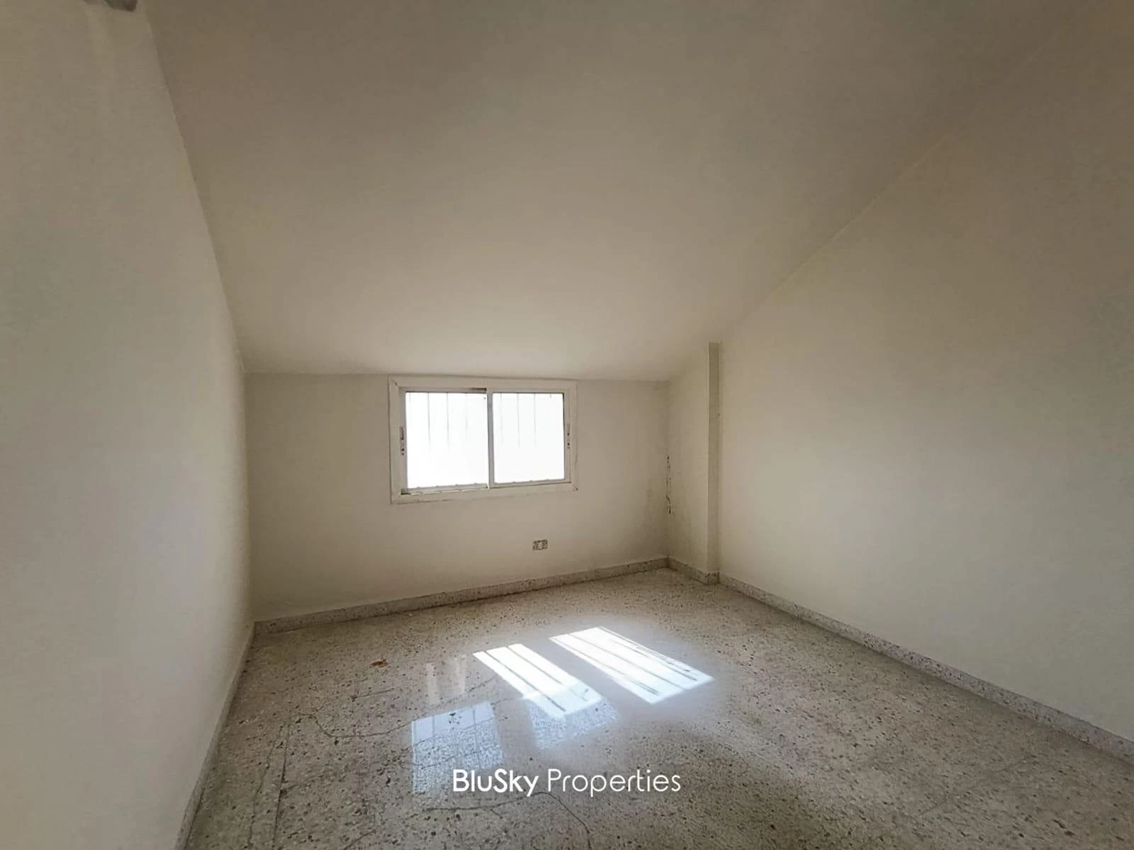 Duplex 210m² Terrace for Sale or Rent in Oqaibe — الصورة 4