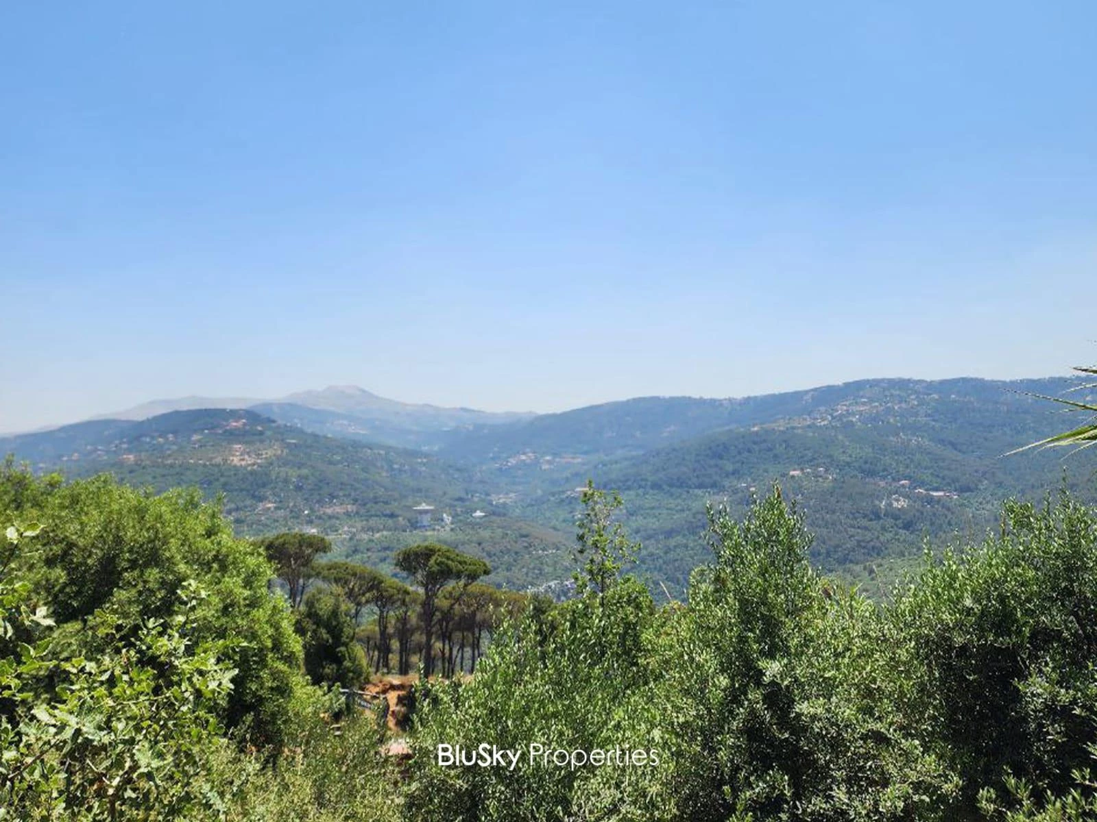 Land 850m² for Sale in Ouyoun — photo 2