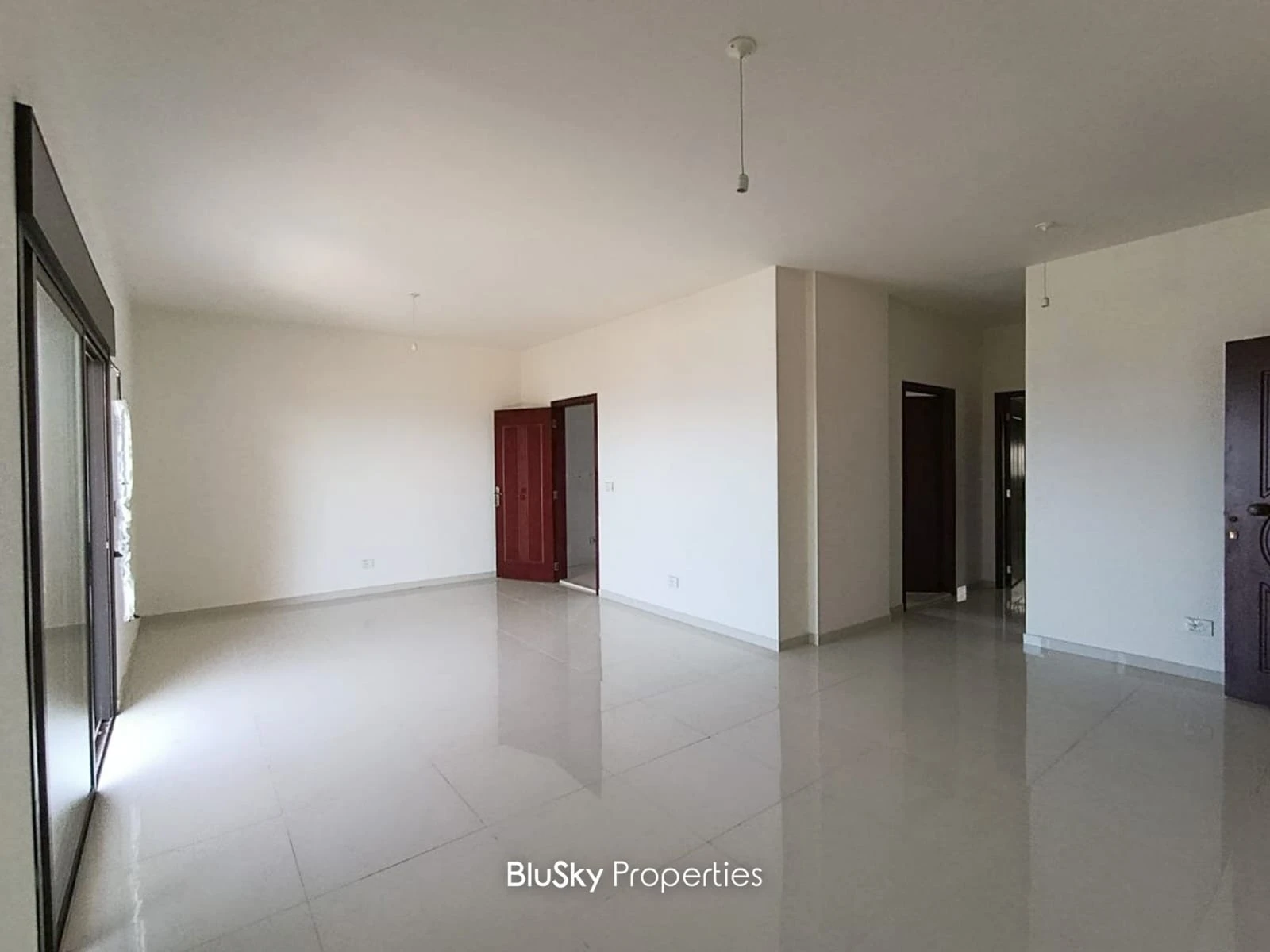 Apartment 150m² with Sea View for Sale in Qartboun