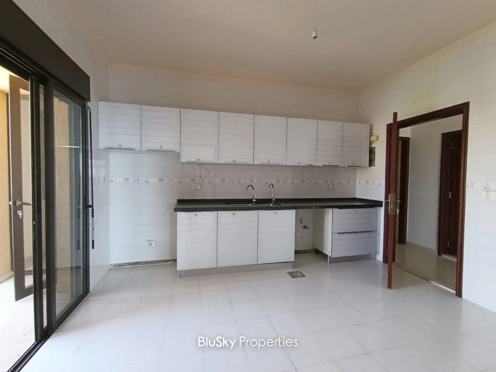 Apartment 150m² with Sea View for Sale in Qartboun — photo 3