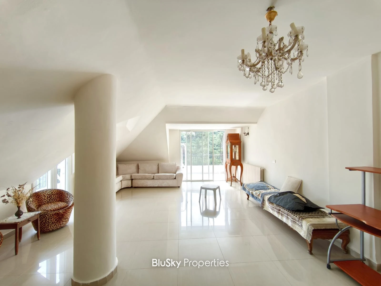 Apartment 180m² with Balcony for Rent in Qonnabet Baabdat — الصورة 2